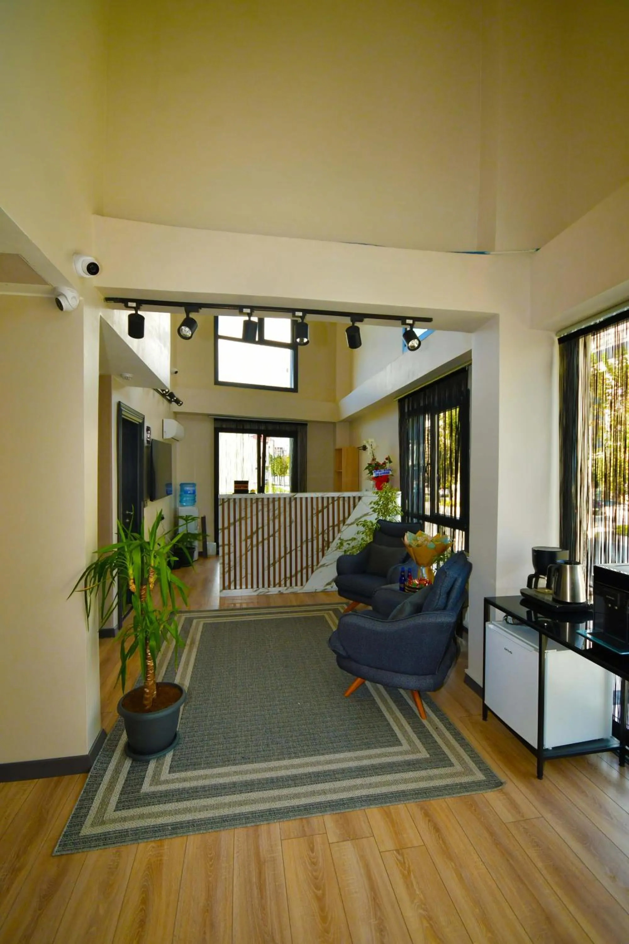 Lobby or reception in Lenora Airport Hotel