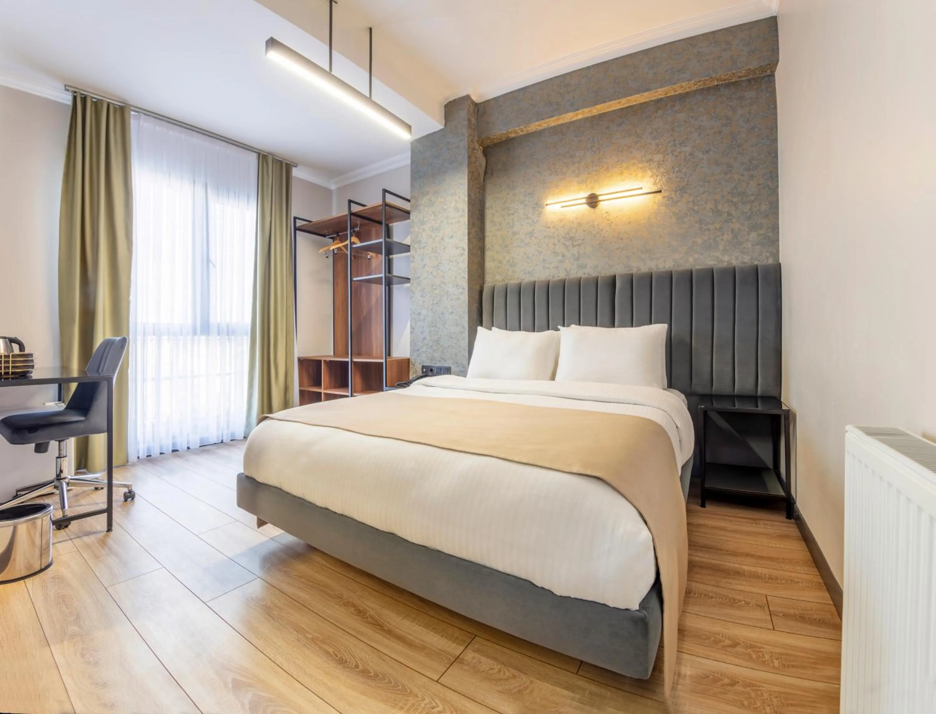 Photo of the whole room, Bed in Lenora Airport Hotel