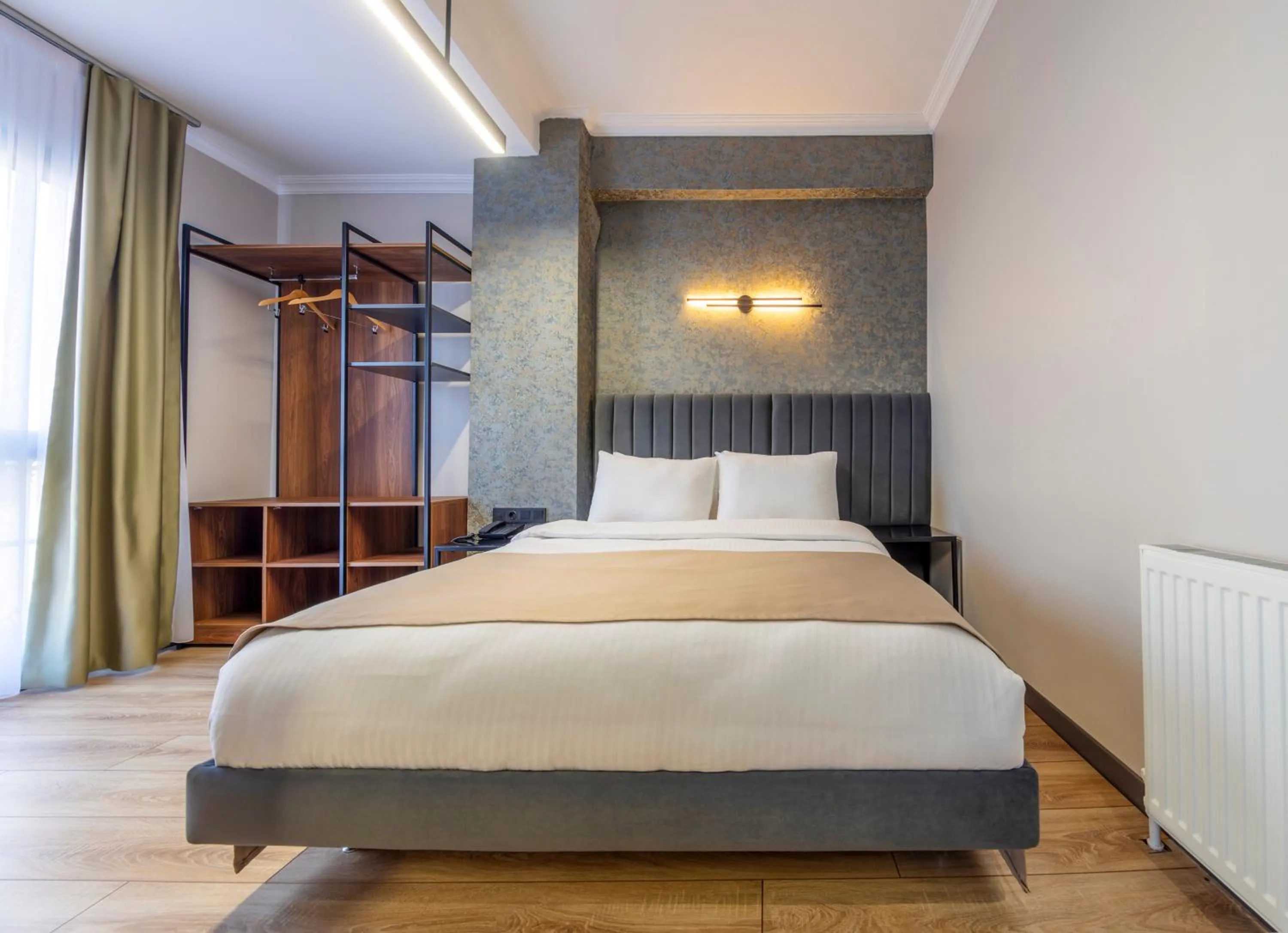 Decorative detail, Bed in Lenora Airport Hotel