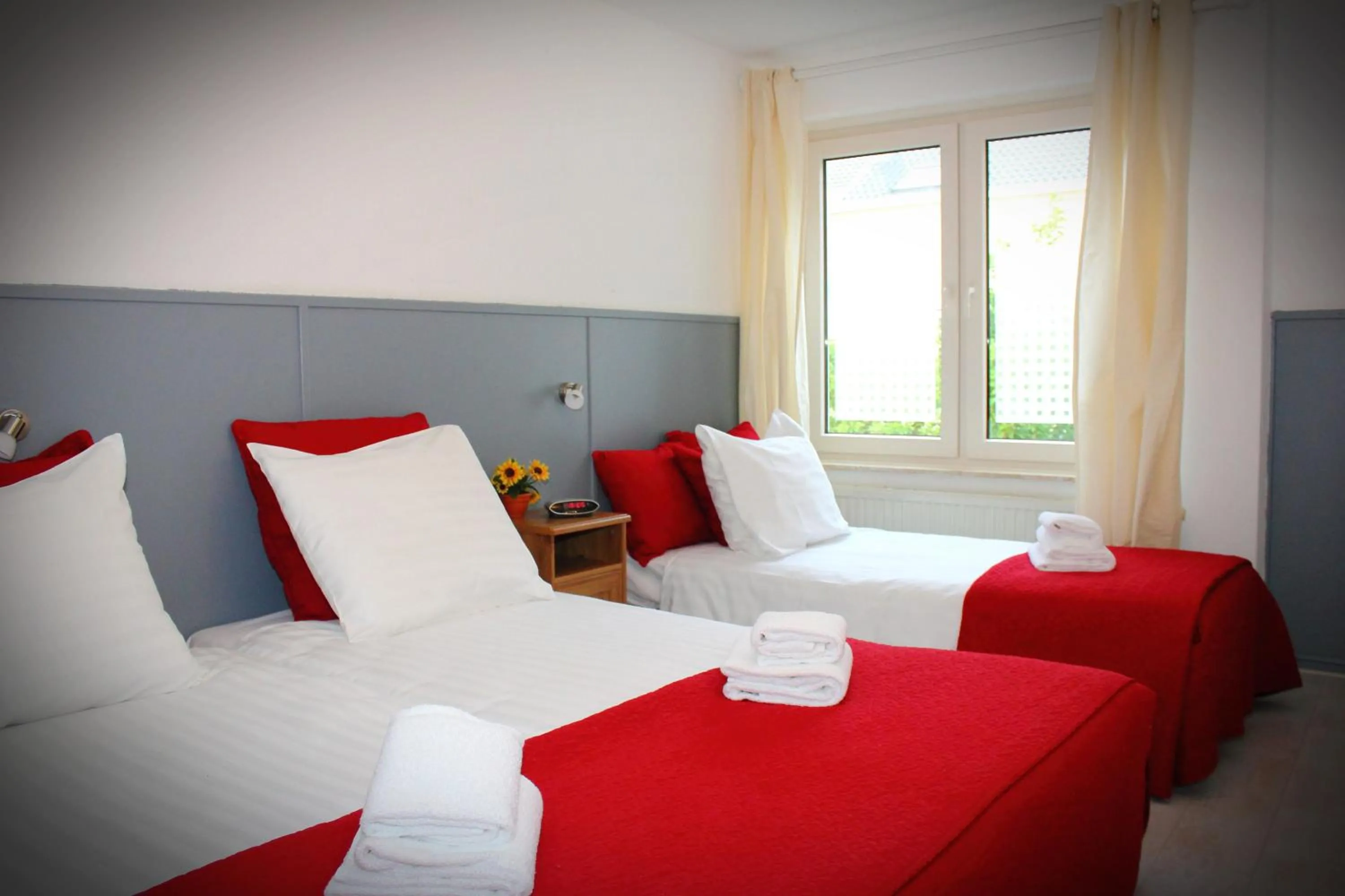 Bedroom, Bed in Hotel Dupuis