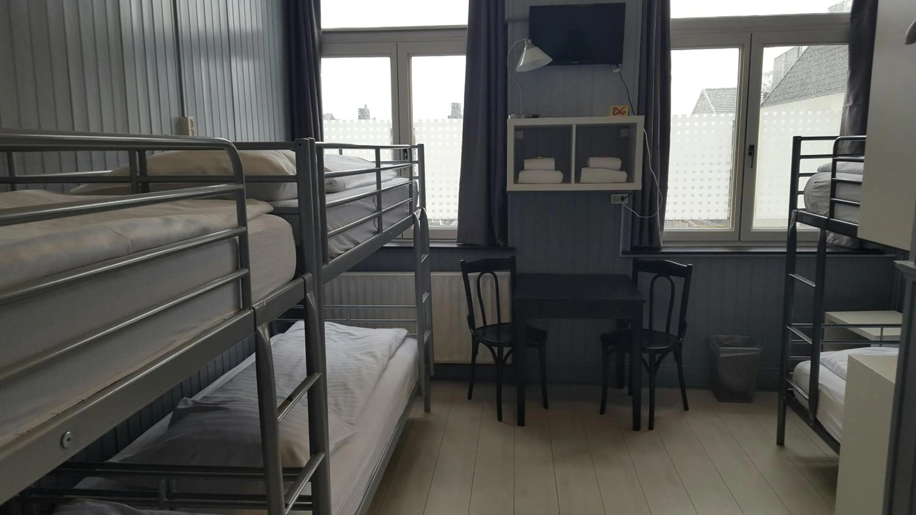 Day, Bed in Hotel Dupuis