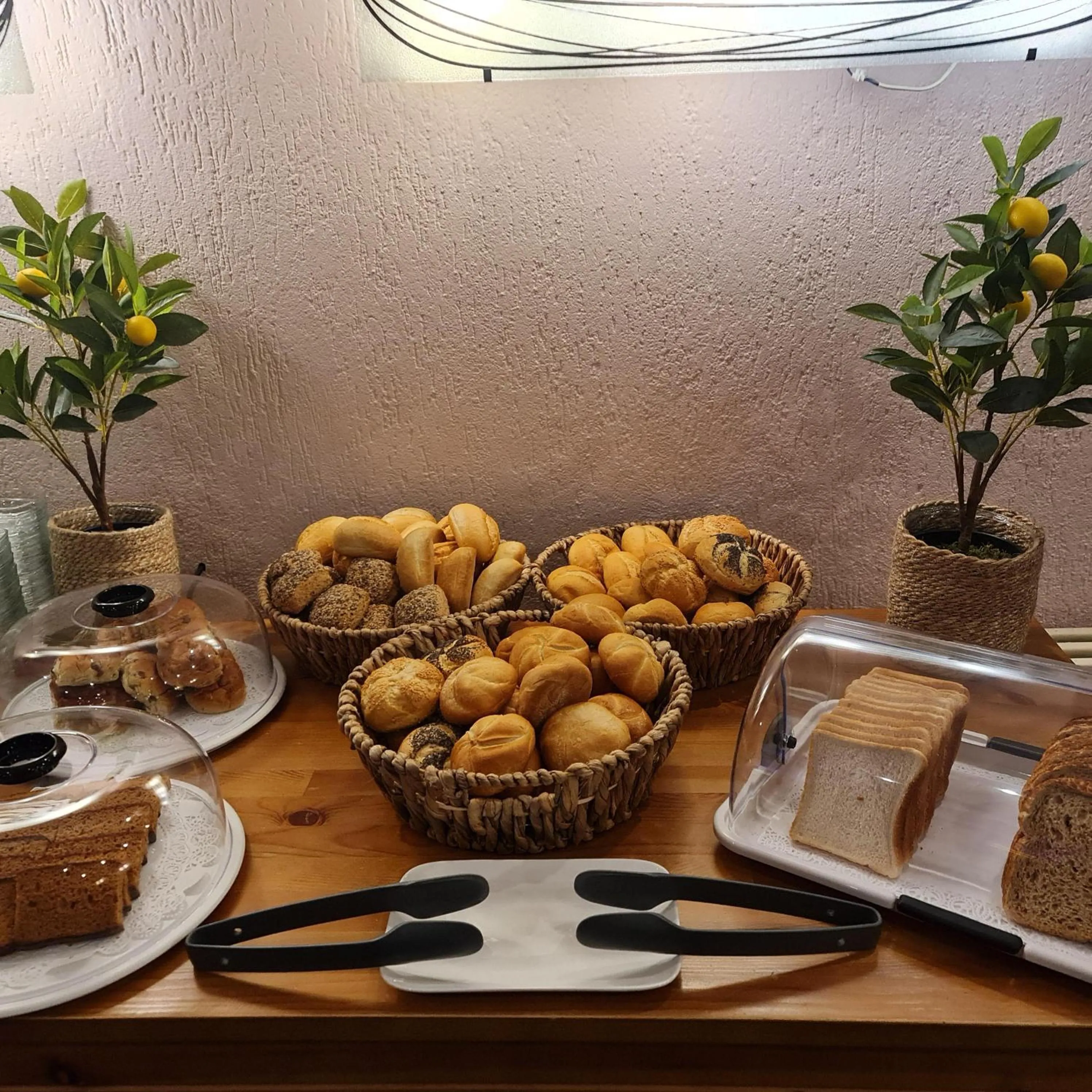 Breakfast in Hotel Dupuis