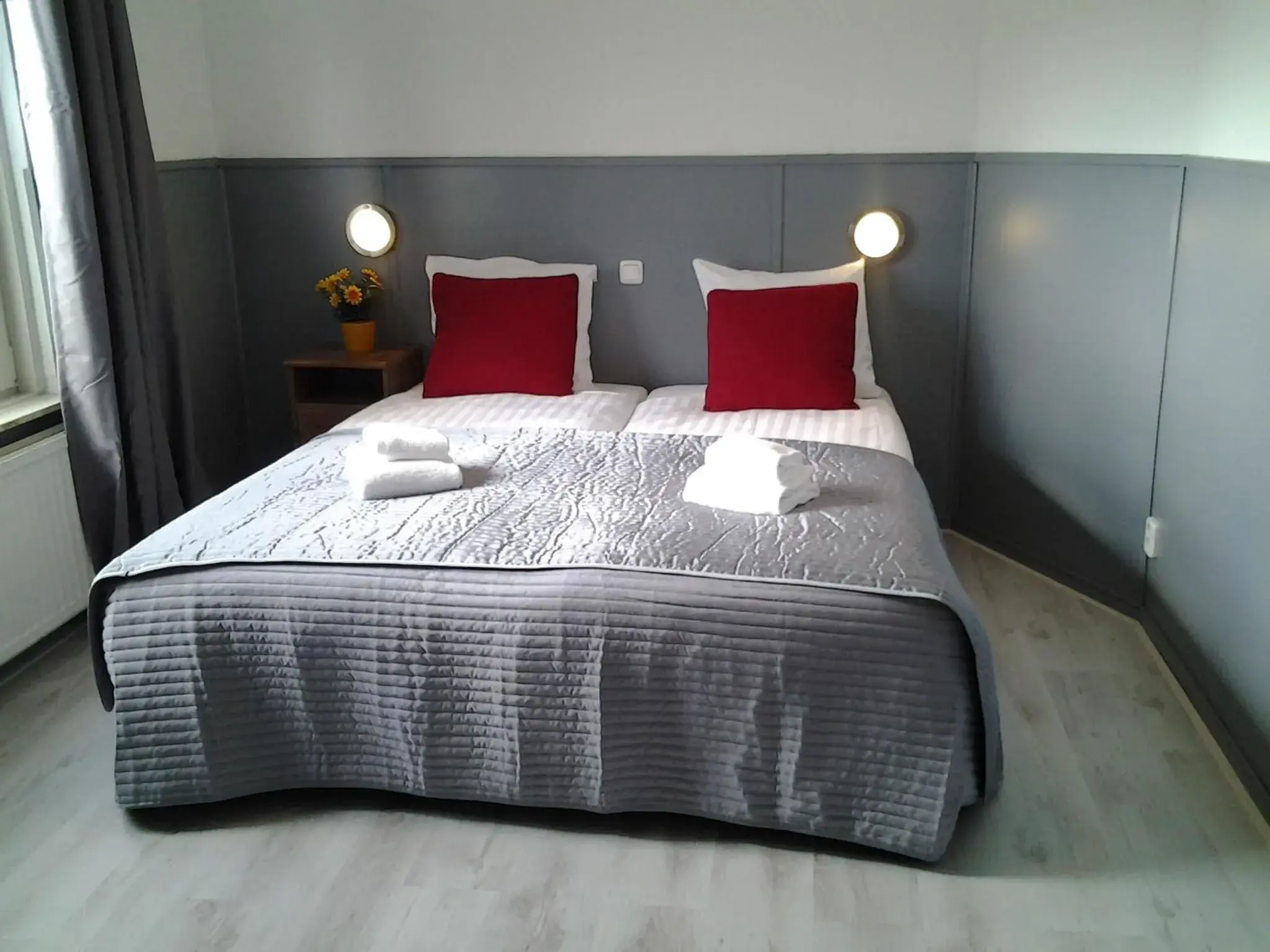 Double Room in Hotel Dupuis Double Room in Hotel Dupuis