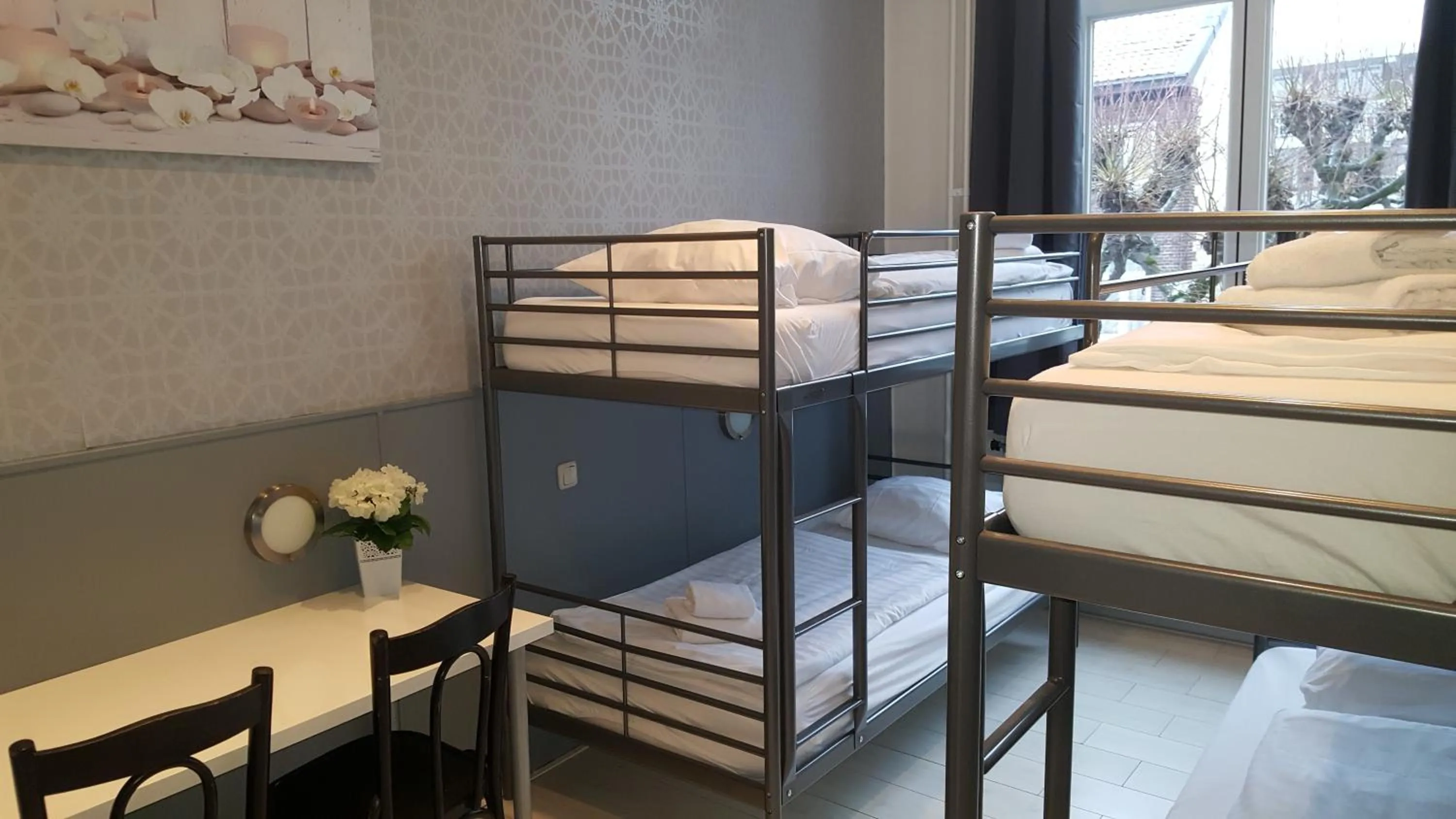 bunk bed, Bed in Hotel Dupuis