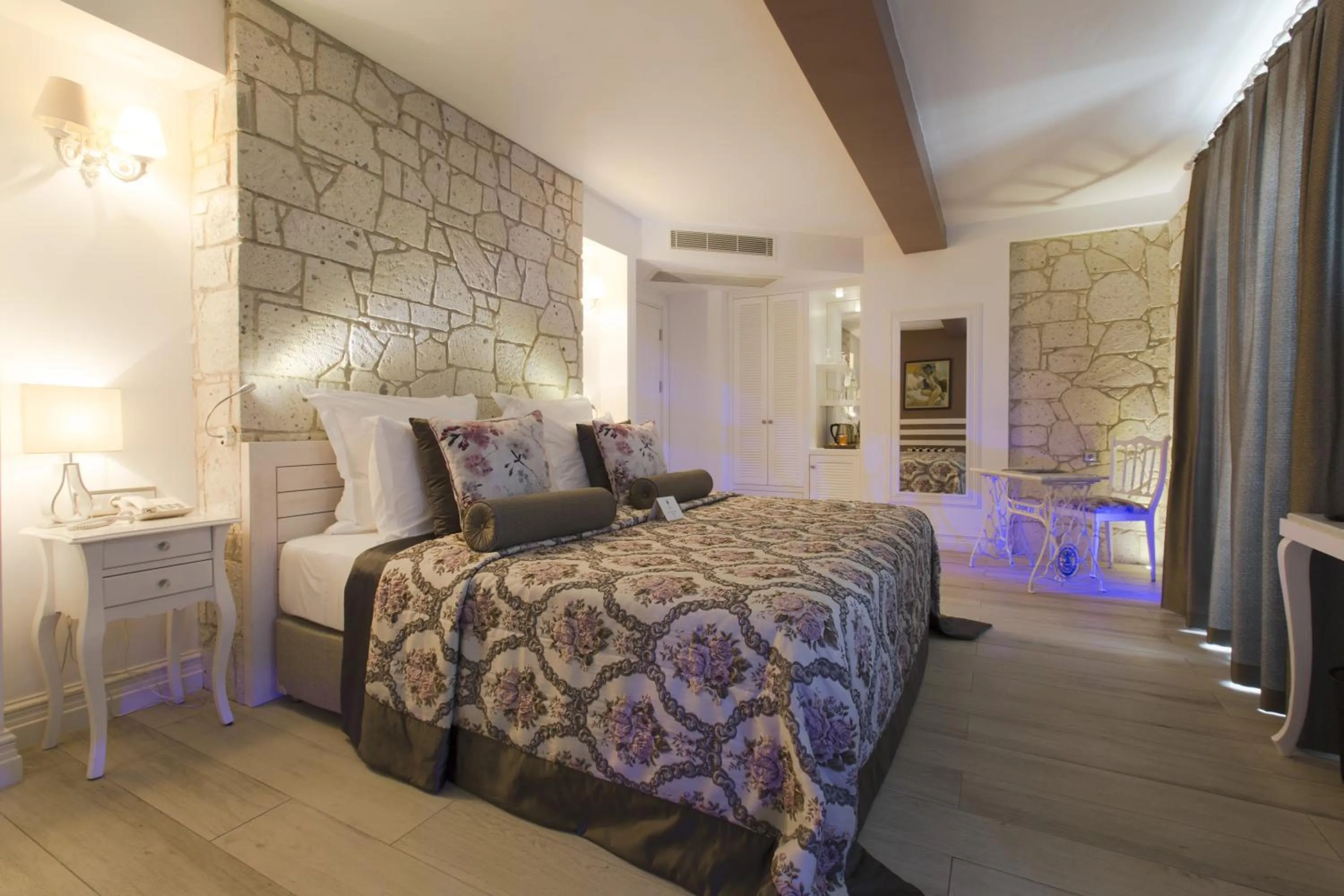 Photo of the whole room, Bed in Cella Hotel & SPA Ephesus