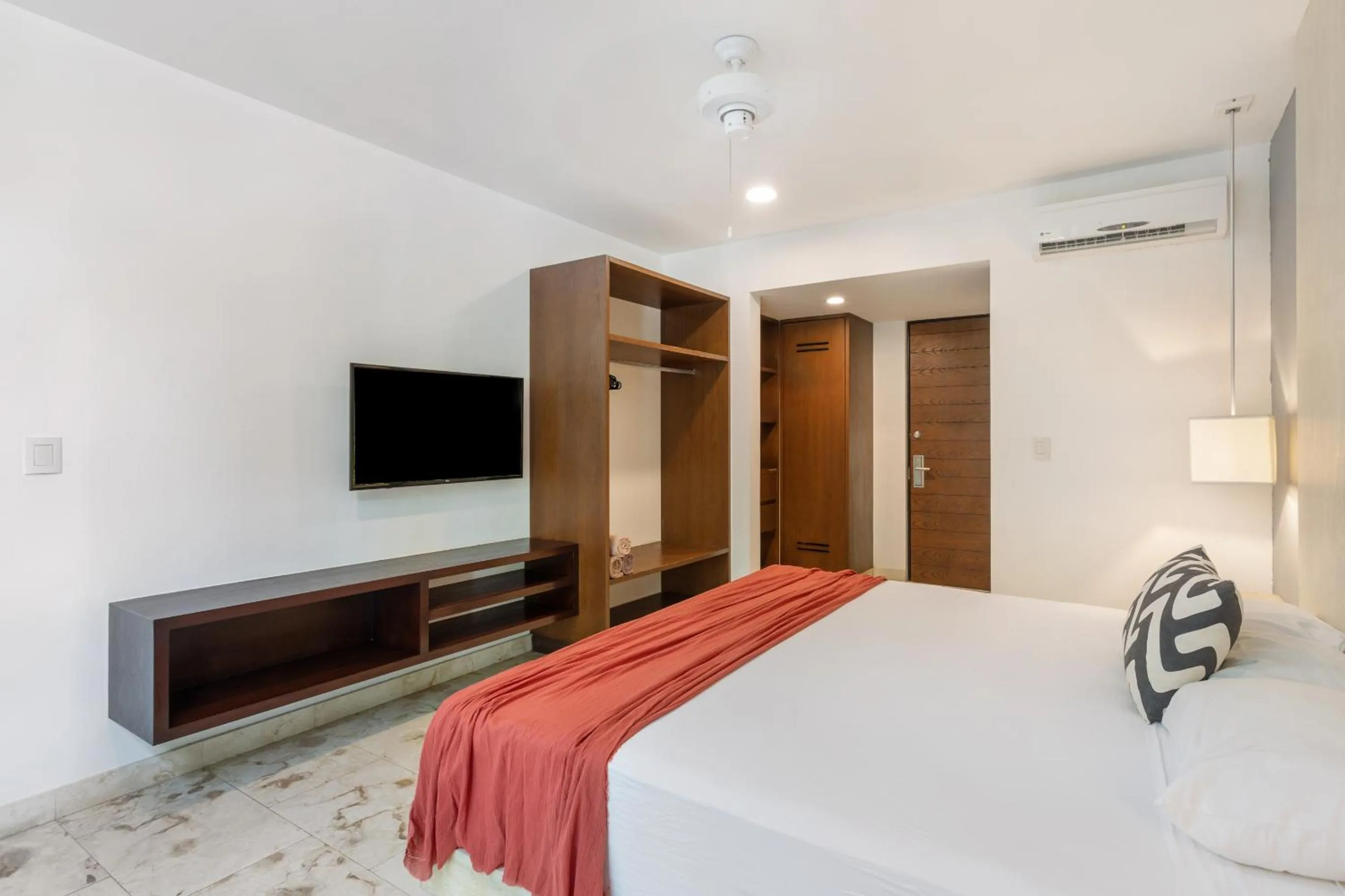 Bed in Anah Luxury Condos
