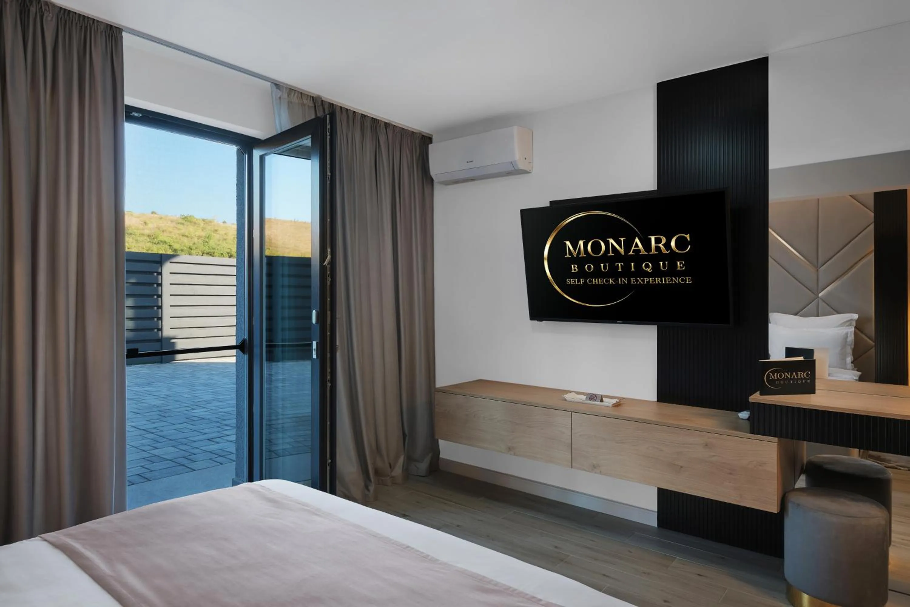 Bed in MONARC Boutique ApartHotel - SELF CHECK-IN