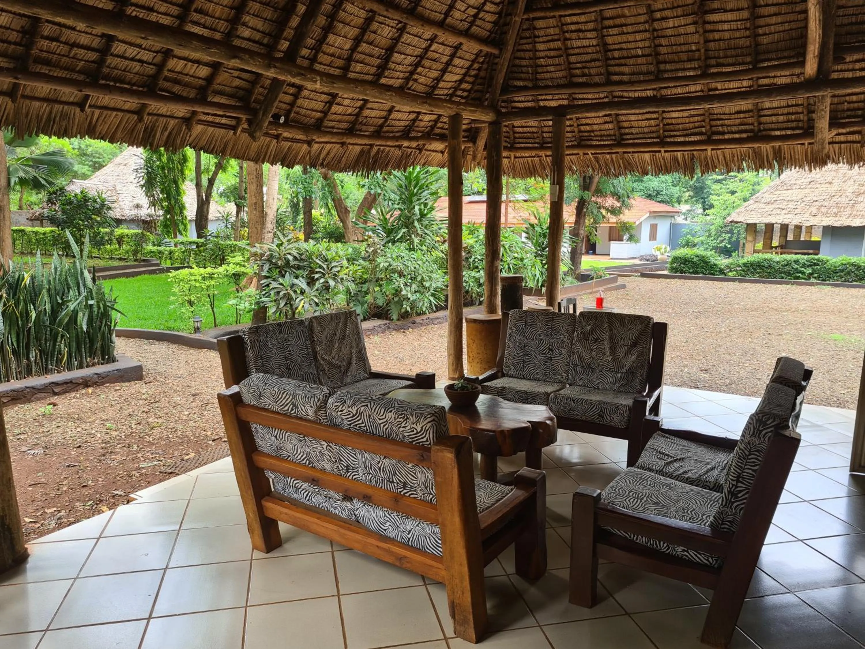 Lounge or bar in Honey Badger Lodge
