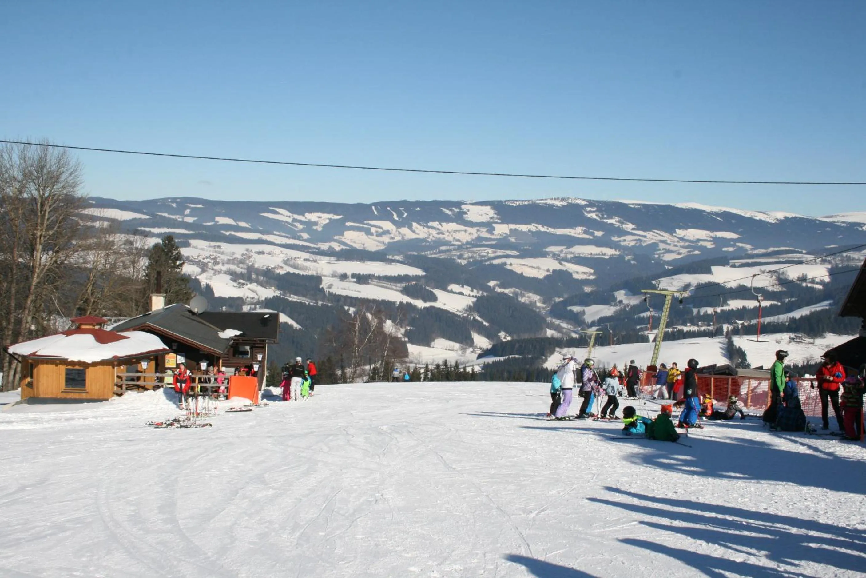 Skiing in Der Almblick