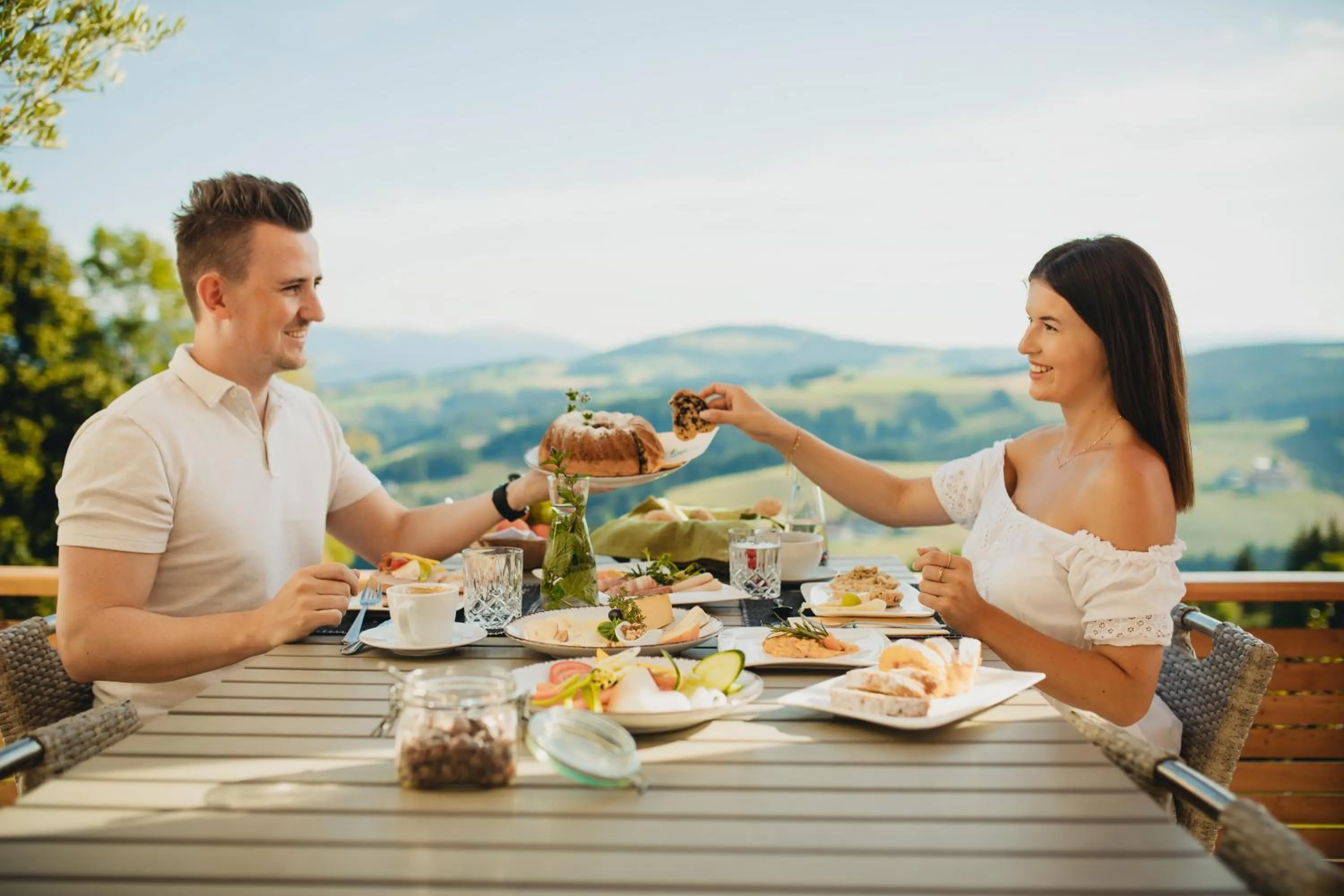 Restaurant/places to eat in Der Almblick