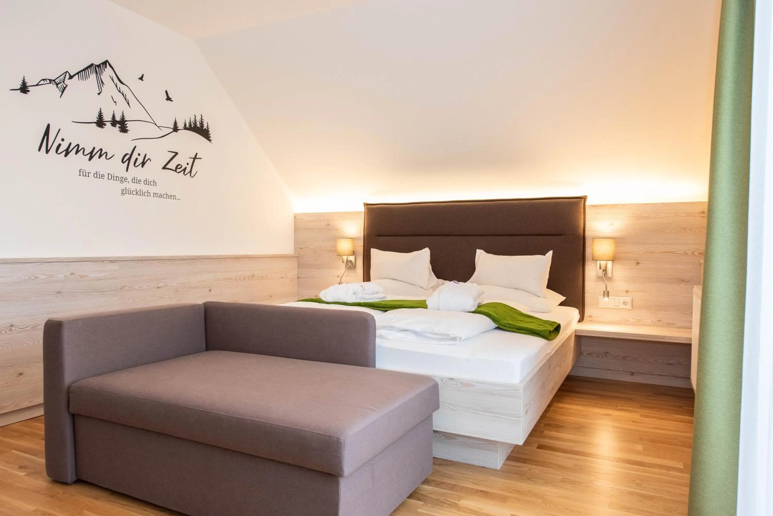 Photo of the whole room, Bed in Der Almblick