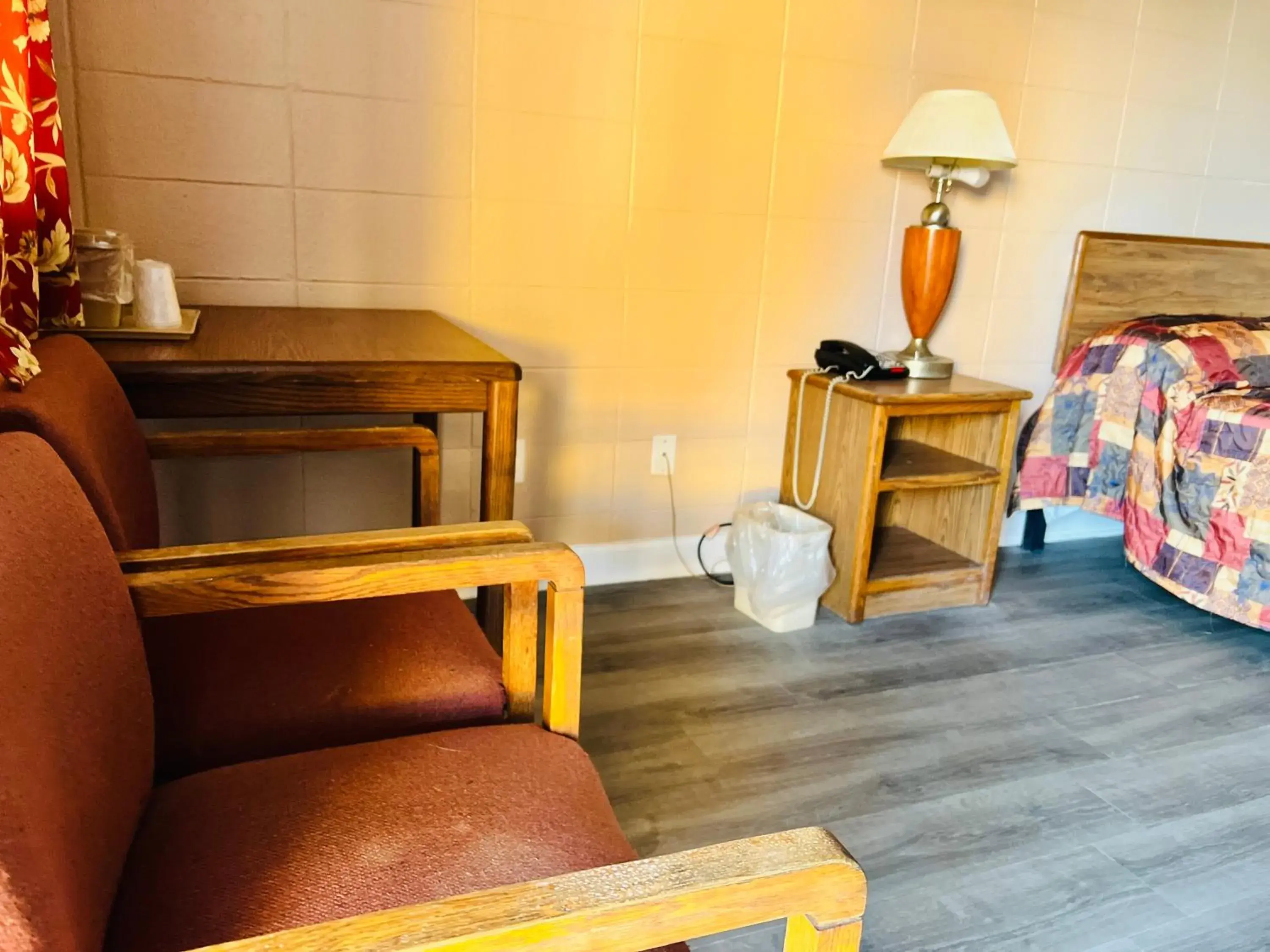 Bedroom in Clayton House Motel Bedroom in Clayton House Motel