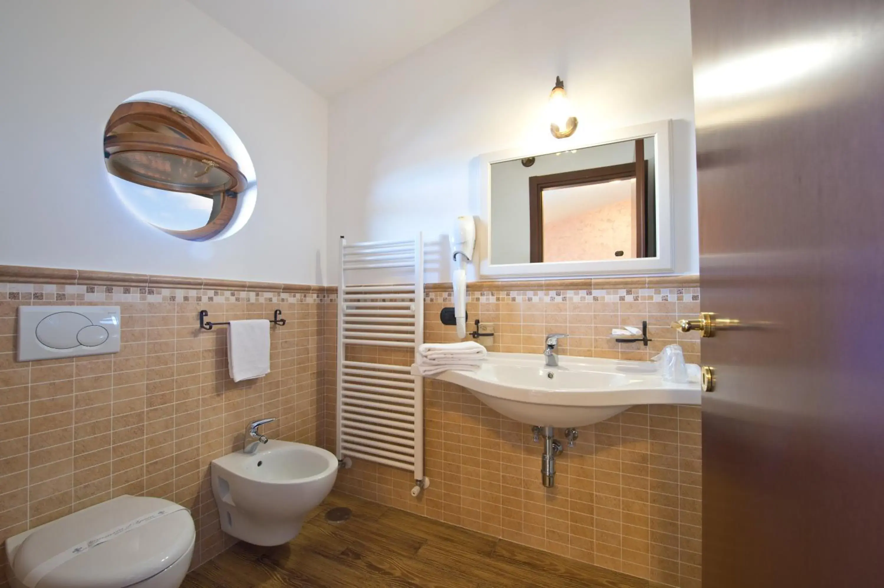 Deluxe Double or Twin Room - single occupancy in Mamaral Deluxe Double or Twin Room - single occupancy in Mamaral