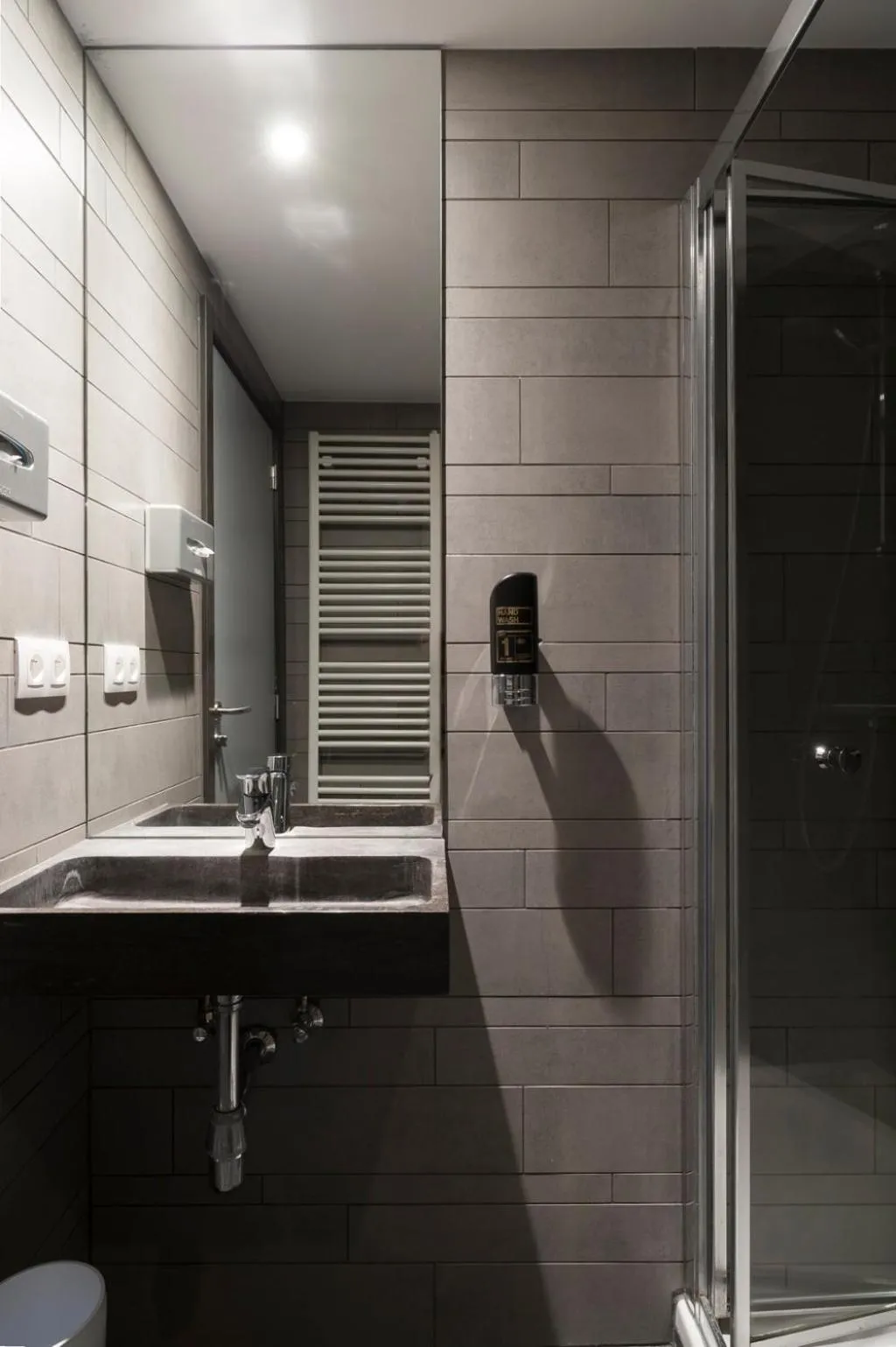 Brxxl 5 City Centre Hostel