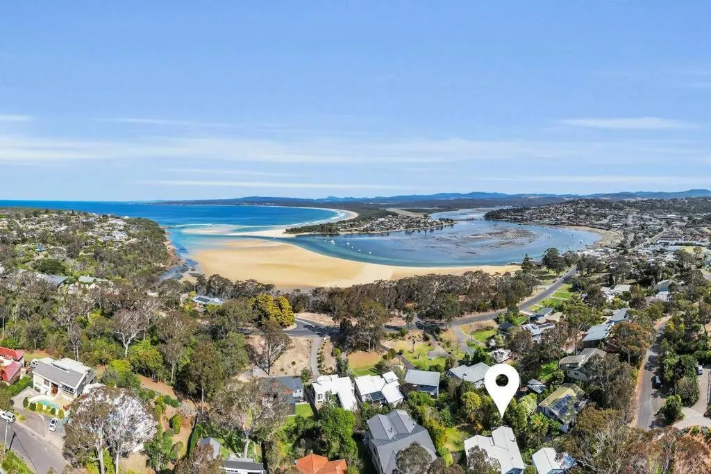 Bird's eye view in Blue on Collins