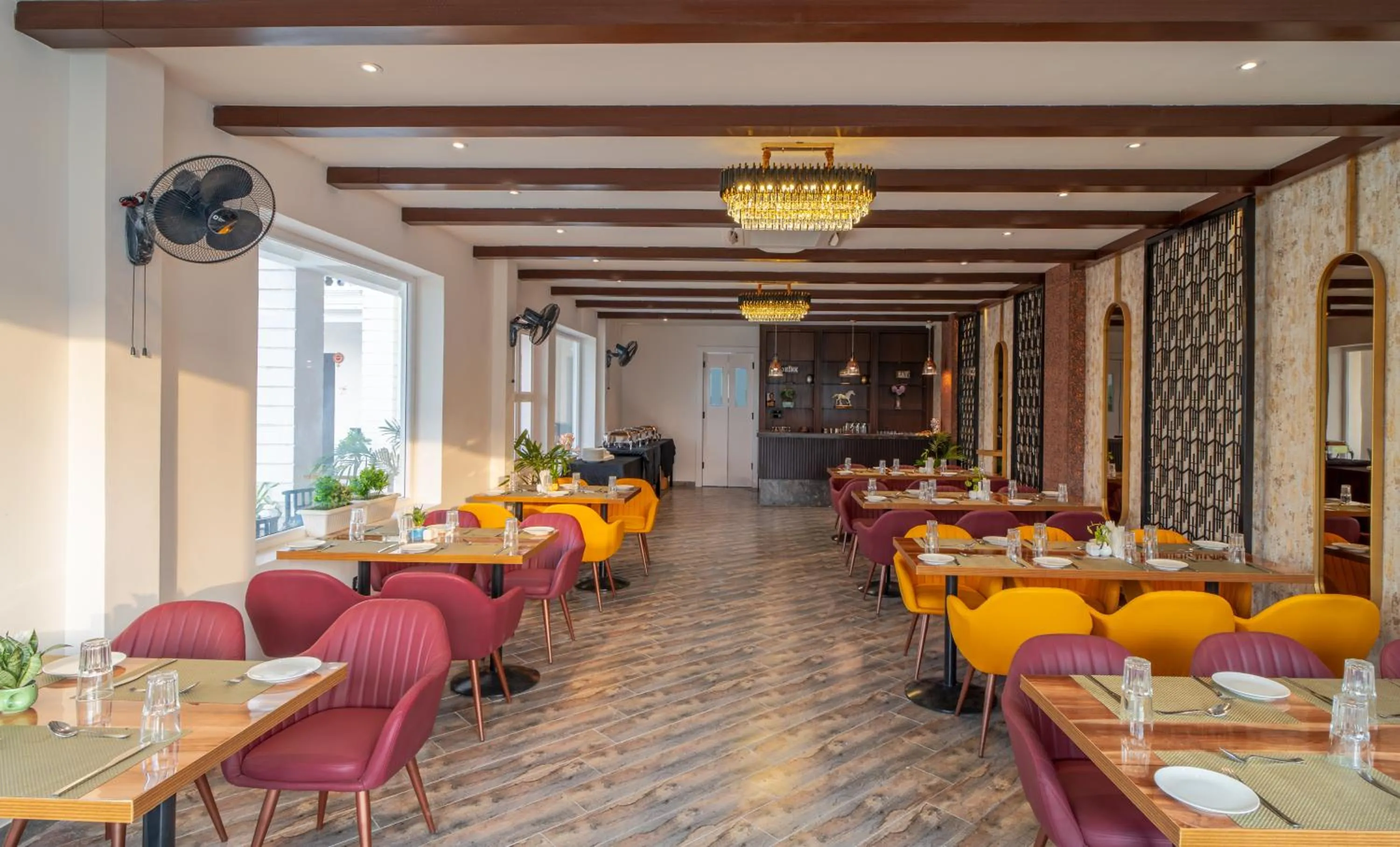 Restaurant/places to eat in Rudra Imperial Resort