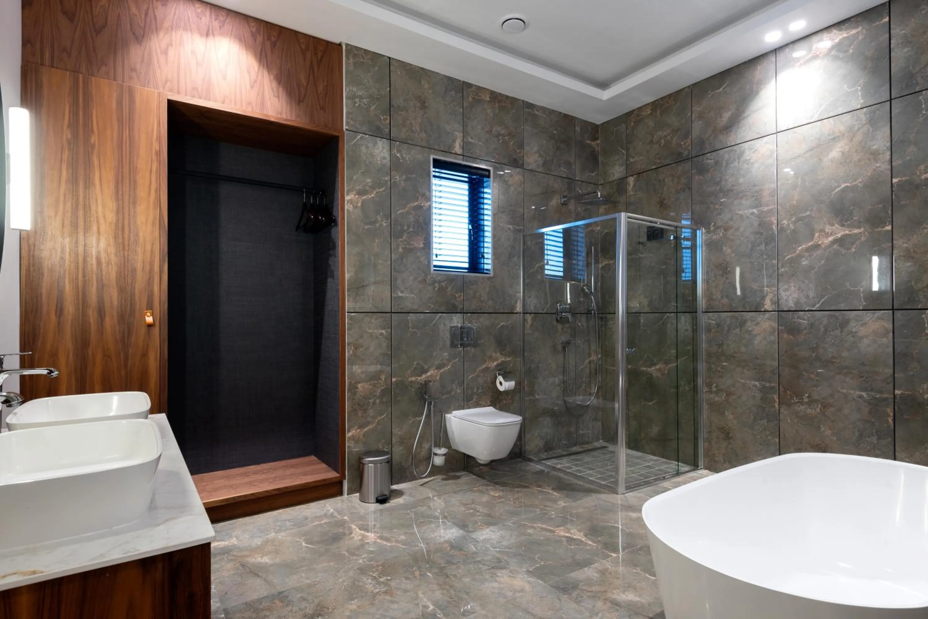 Shower in Anfani Boutique Hotel