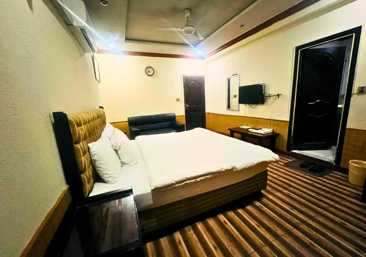 Bed in New Islamabad Hotel Bed in New Islamabad Hotel