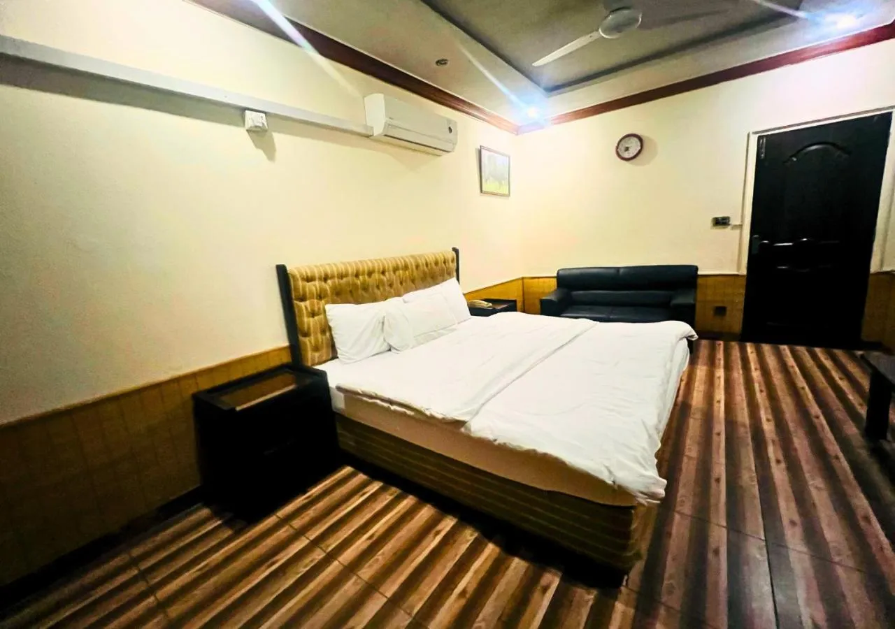Bed in New Islamabad Hotel