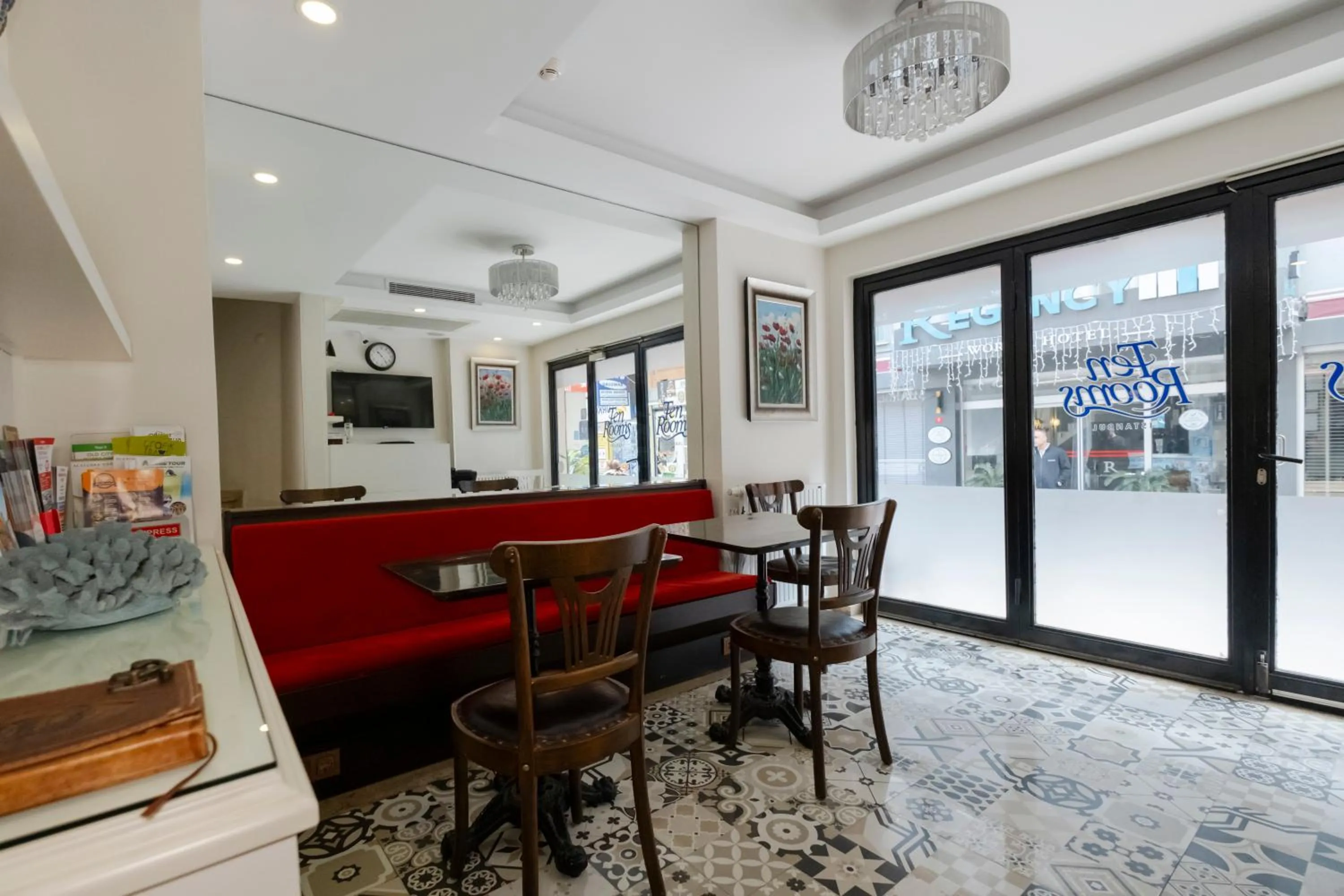 Lobby or reception in Ten Rooms Istanbul Hotel