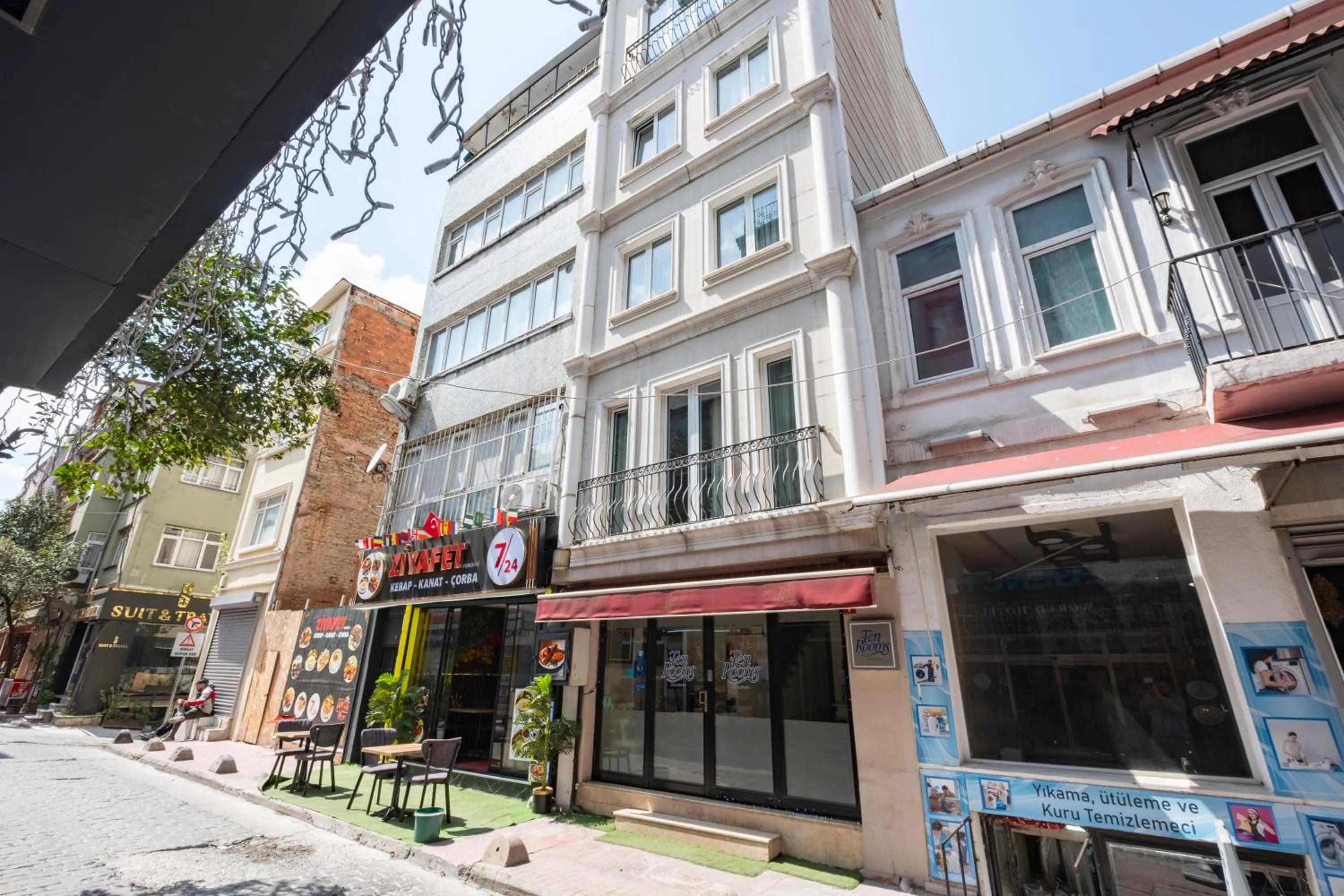 Facade/entrance in Ten Rooms Istanbul Hotel