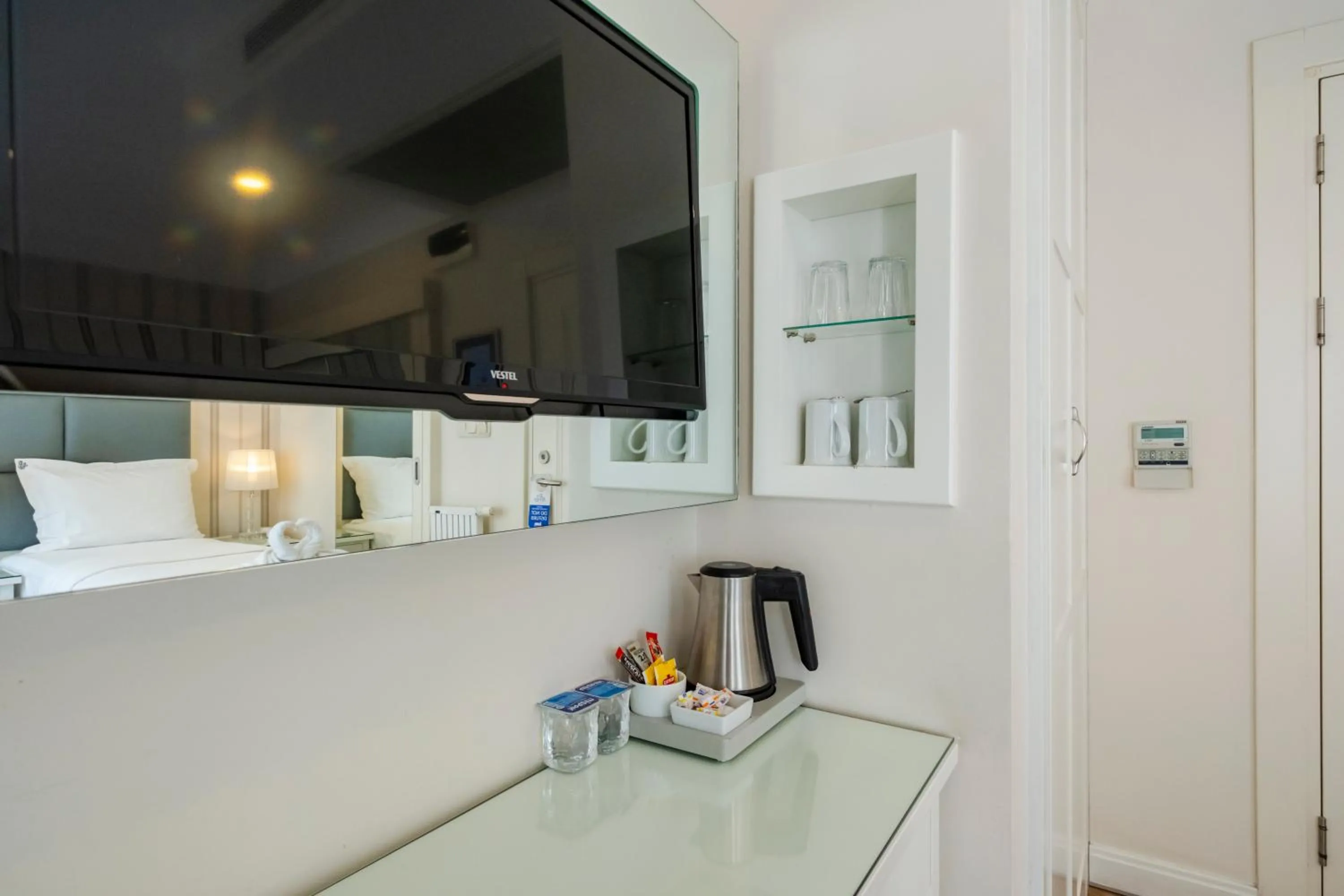 Coffee/tea facilities in Ten Rooms Istanbul Hotel