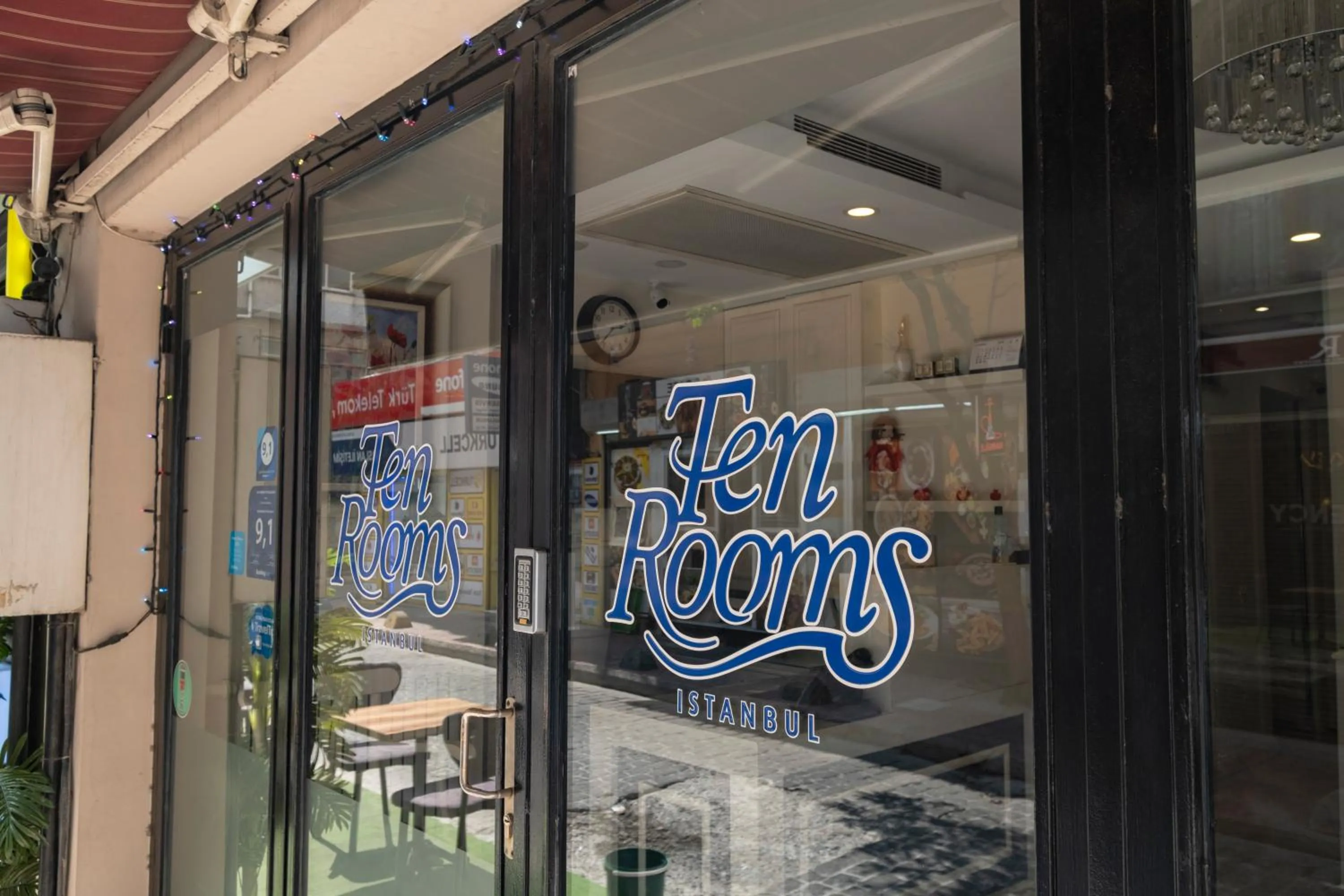 Facade/entrance in Ten Rooms Istanbul Hotel