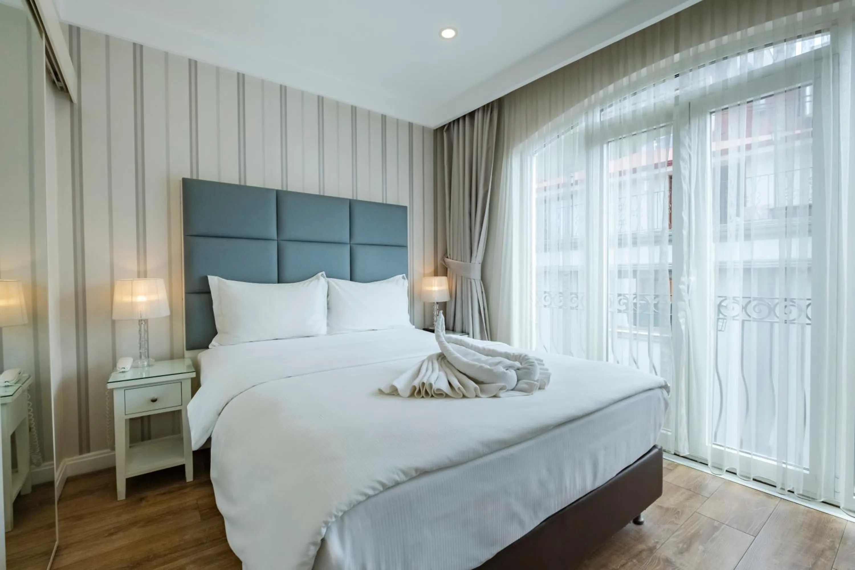 Bed in Ten Rooms Istanbul Hotel