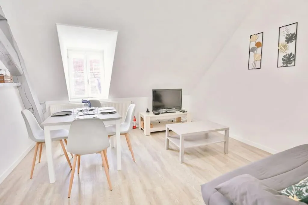 TV and multimedia in Le Bel-Air AVALLON