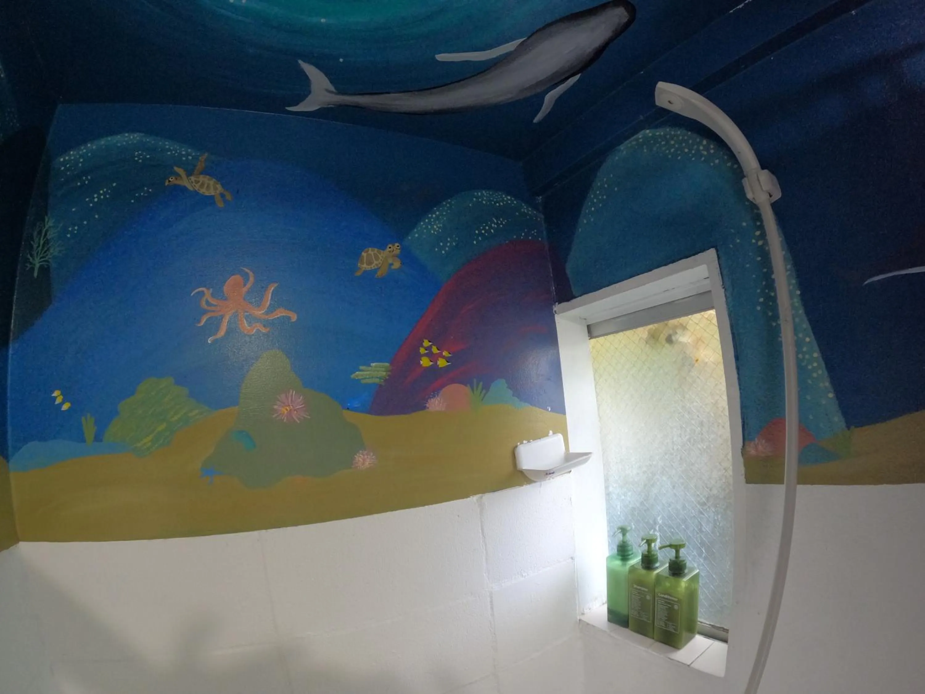 Shower in Zamamia International Guesthouse