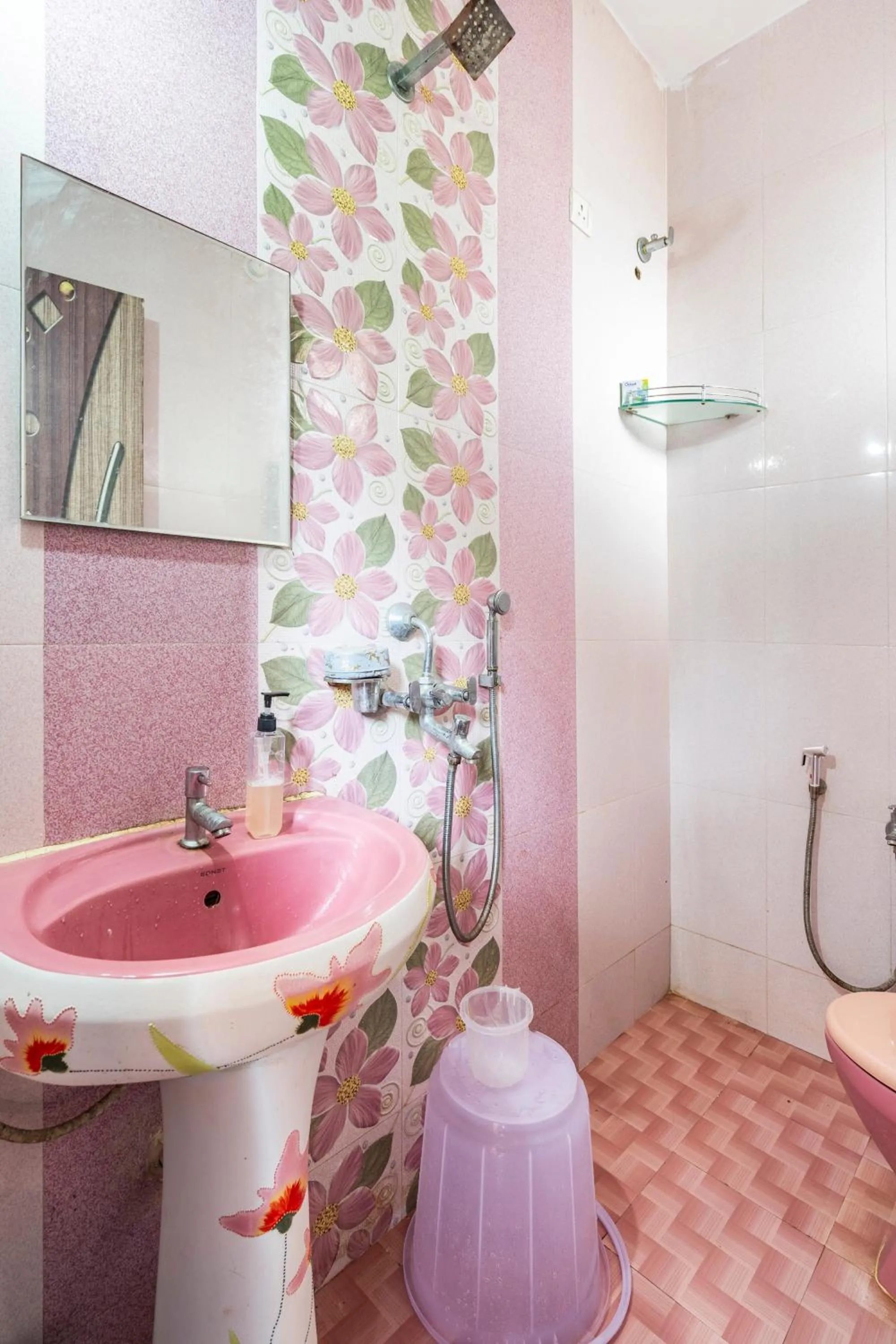 Toilet in Last Minute Trip Hostel Morjim-By The Sea