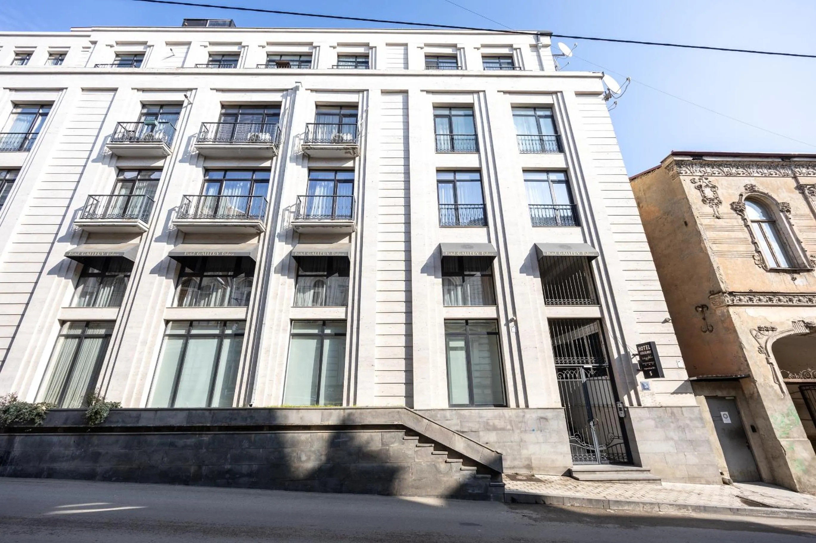 Property building in Sololaki Inn