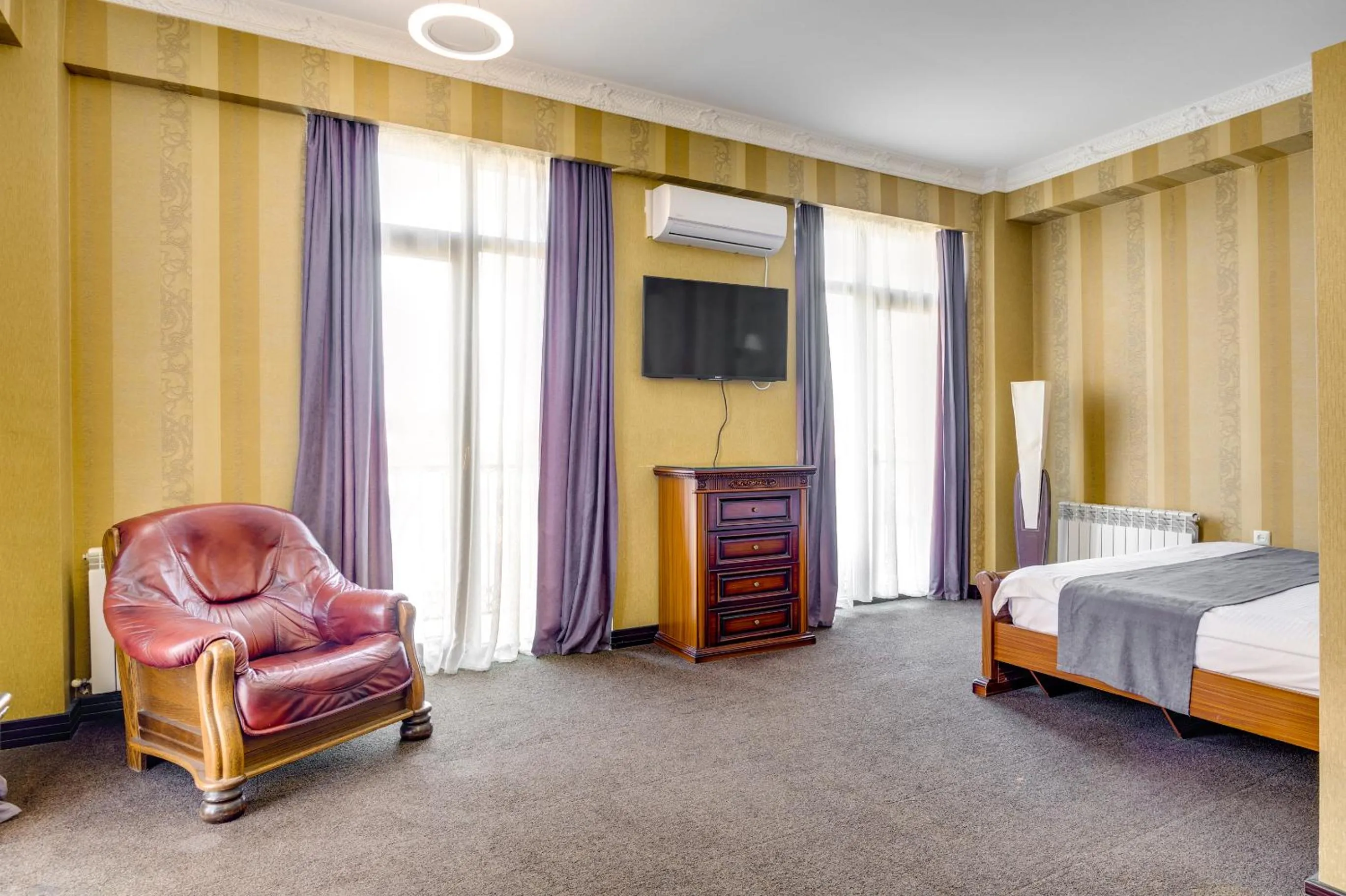 TV and multimedia, Bed in Sololaki Inn