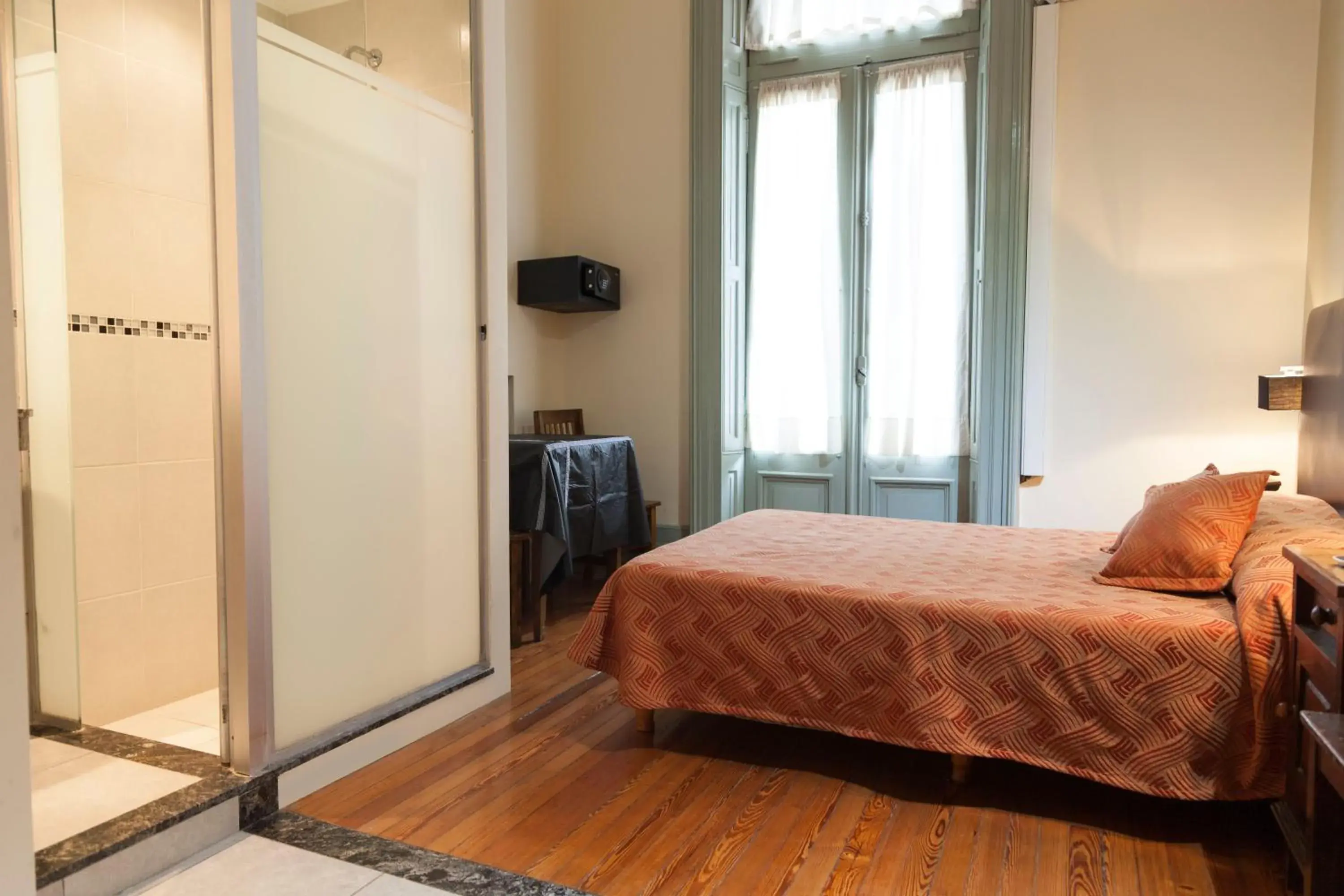 Street view, Bed in Hotel Reina Street view, Bed in Hotel Reina