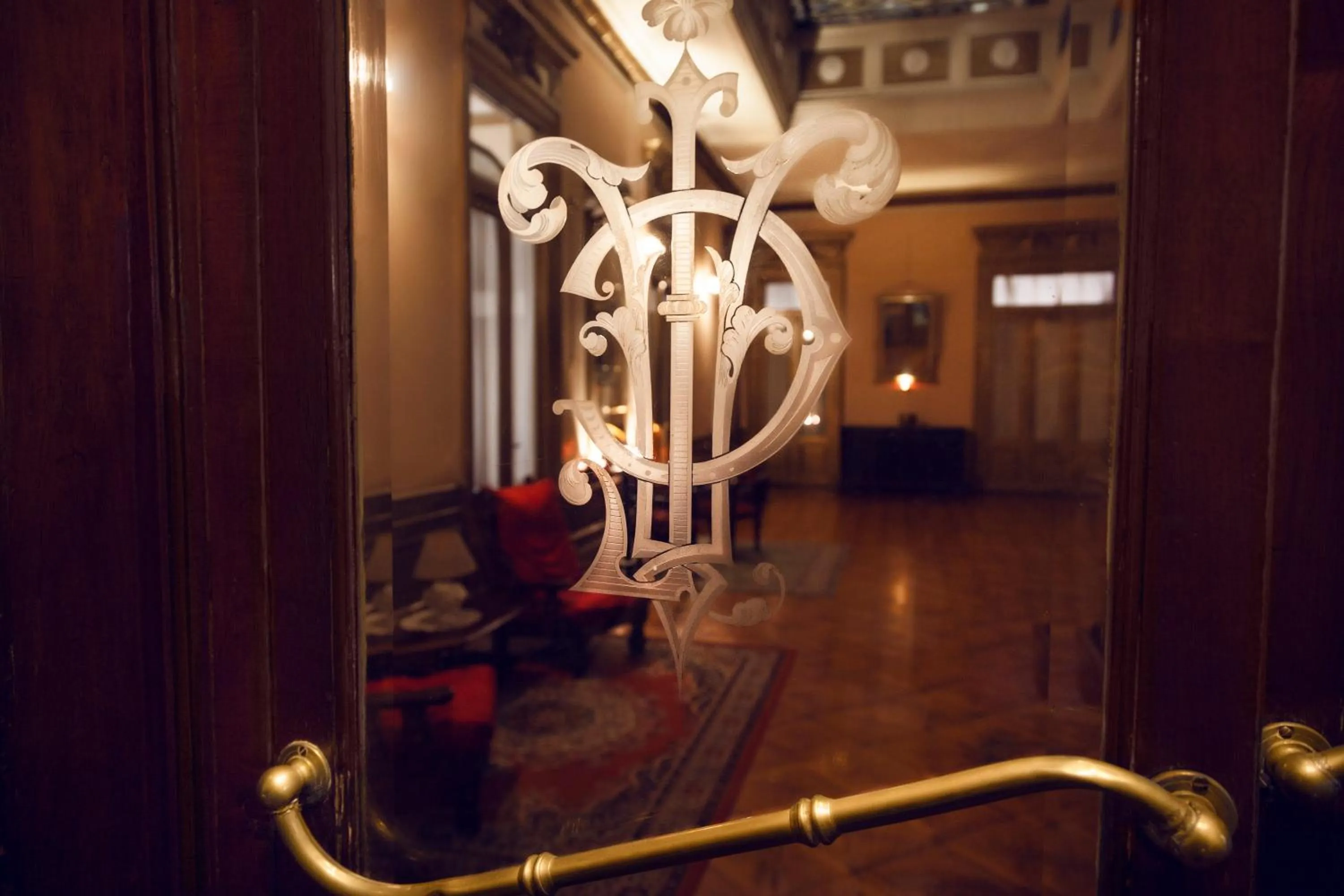 Facade/entrance in Hotel Reina