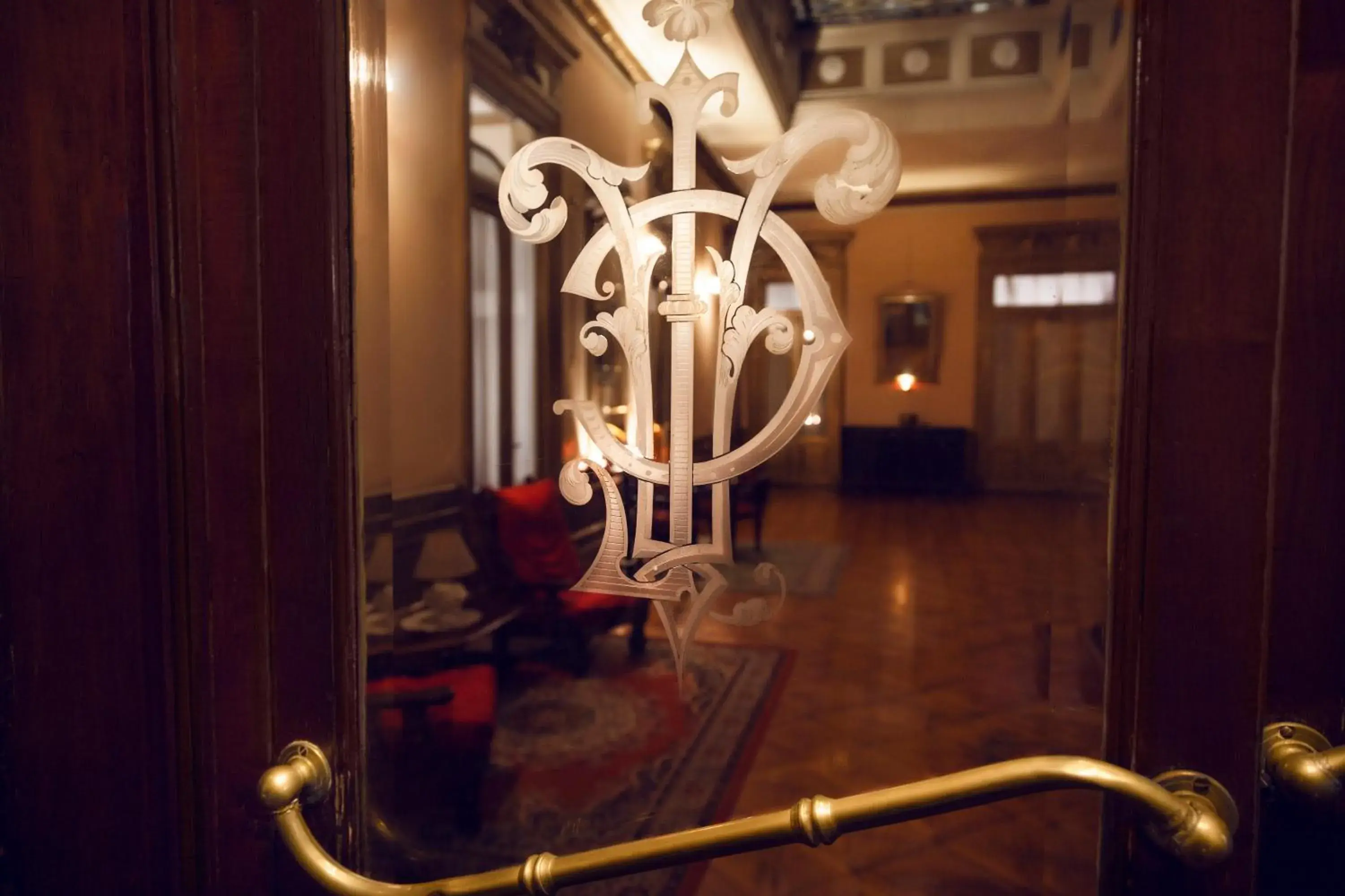 Facade/entrance in Hotel Reina Facade/entrance in Hotel Reina