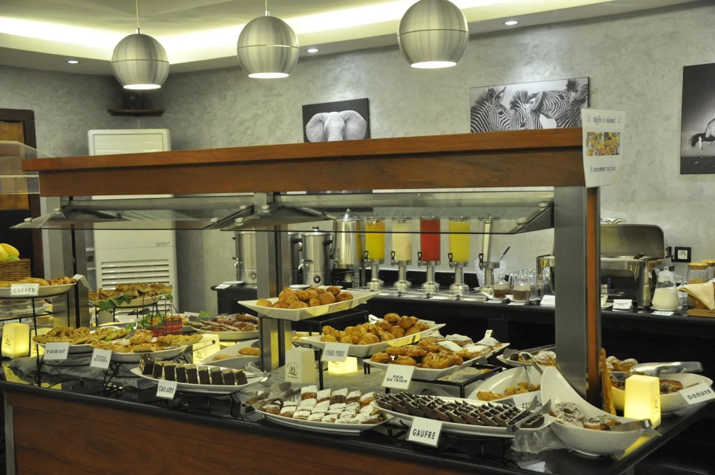 Buffet breakfast in Hotel Du Lac
