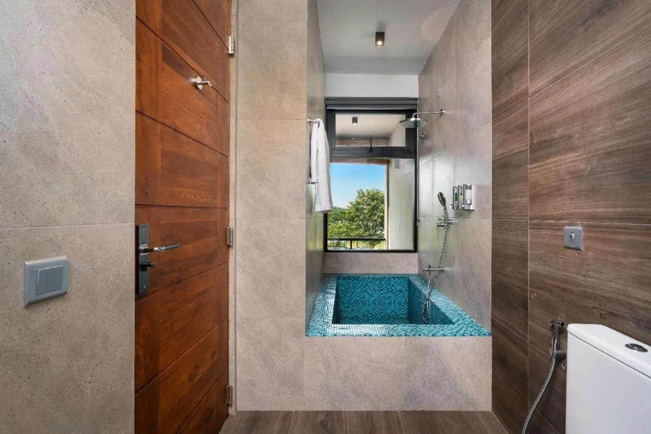 Bathroom in Thimbiri Wewa Resort Wilpattu