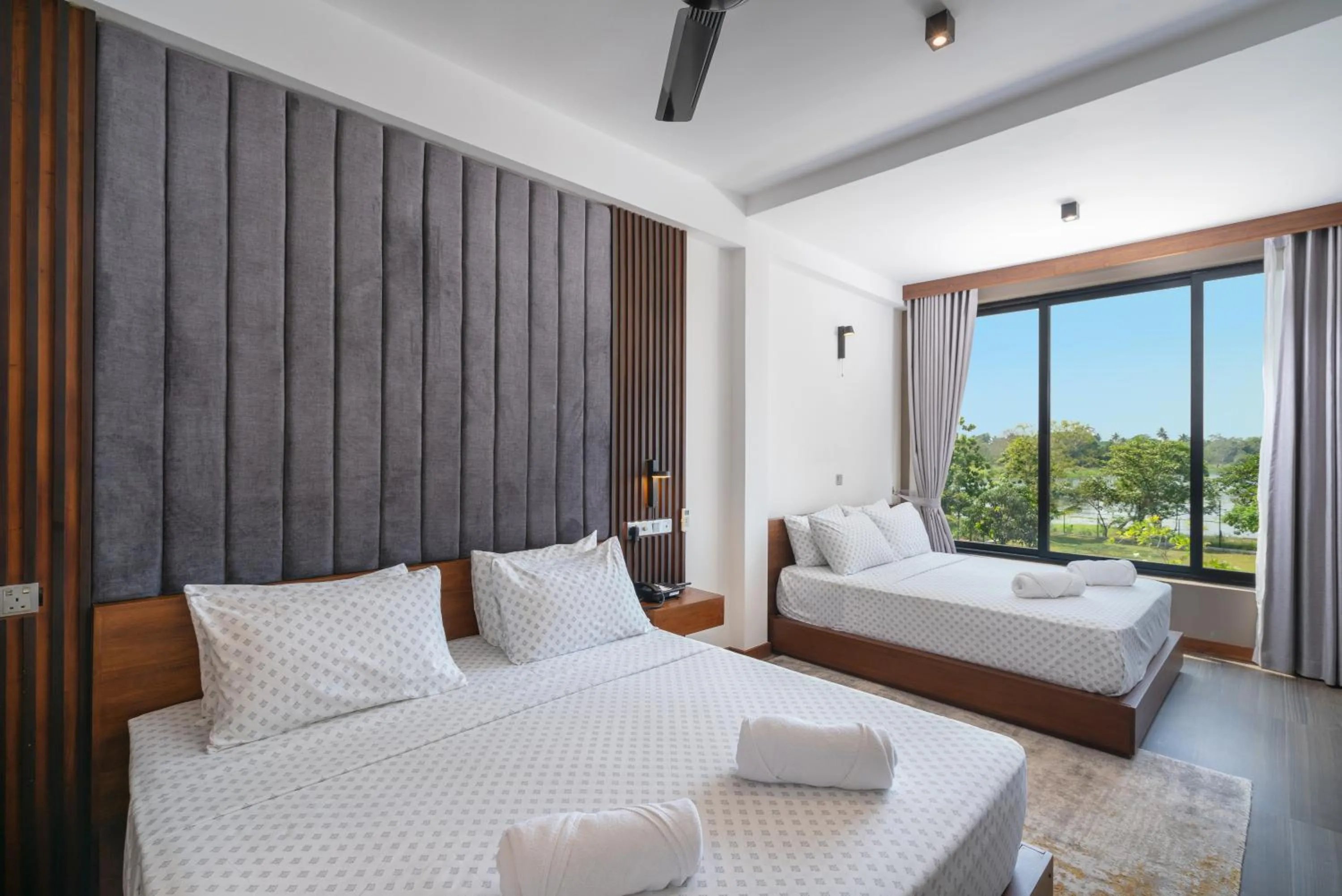 Bed in Thimbiri Wewa Resort Wilpattu