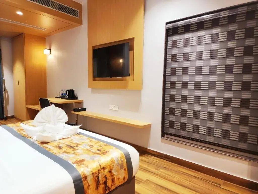 Bedroom, Bed in Grand Savera Bedroom, Bed in Grand Savera