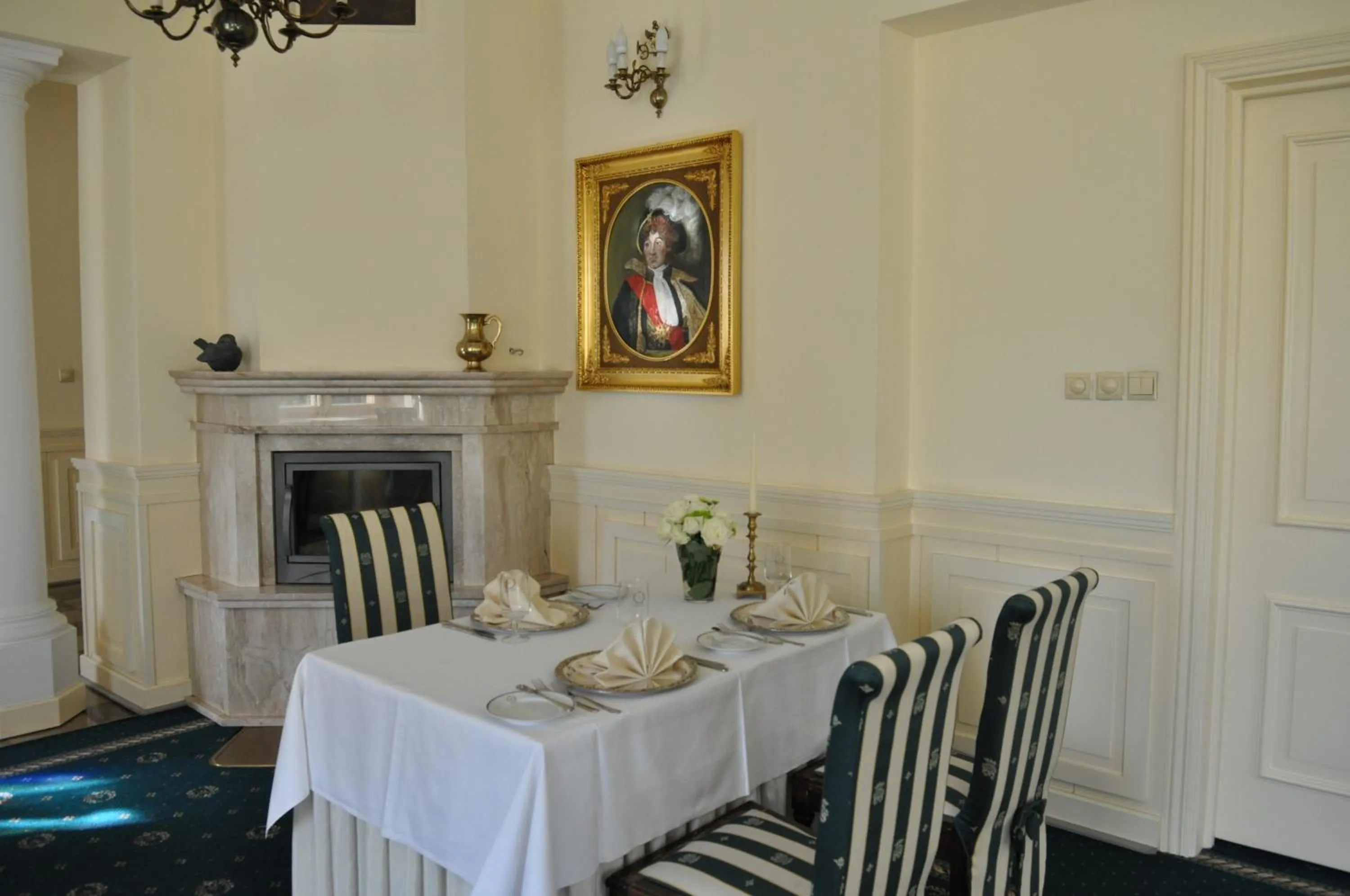 Restaurant/places to eat in Hotel "Zajazd Napoleoński"