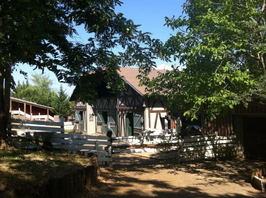 Property building in Vasilikia Mountain Farm & Retreat