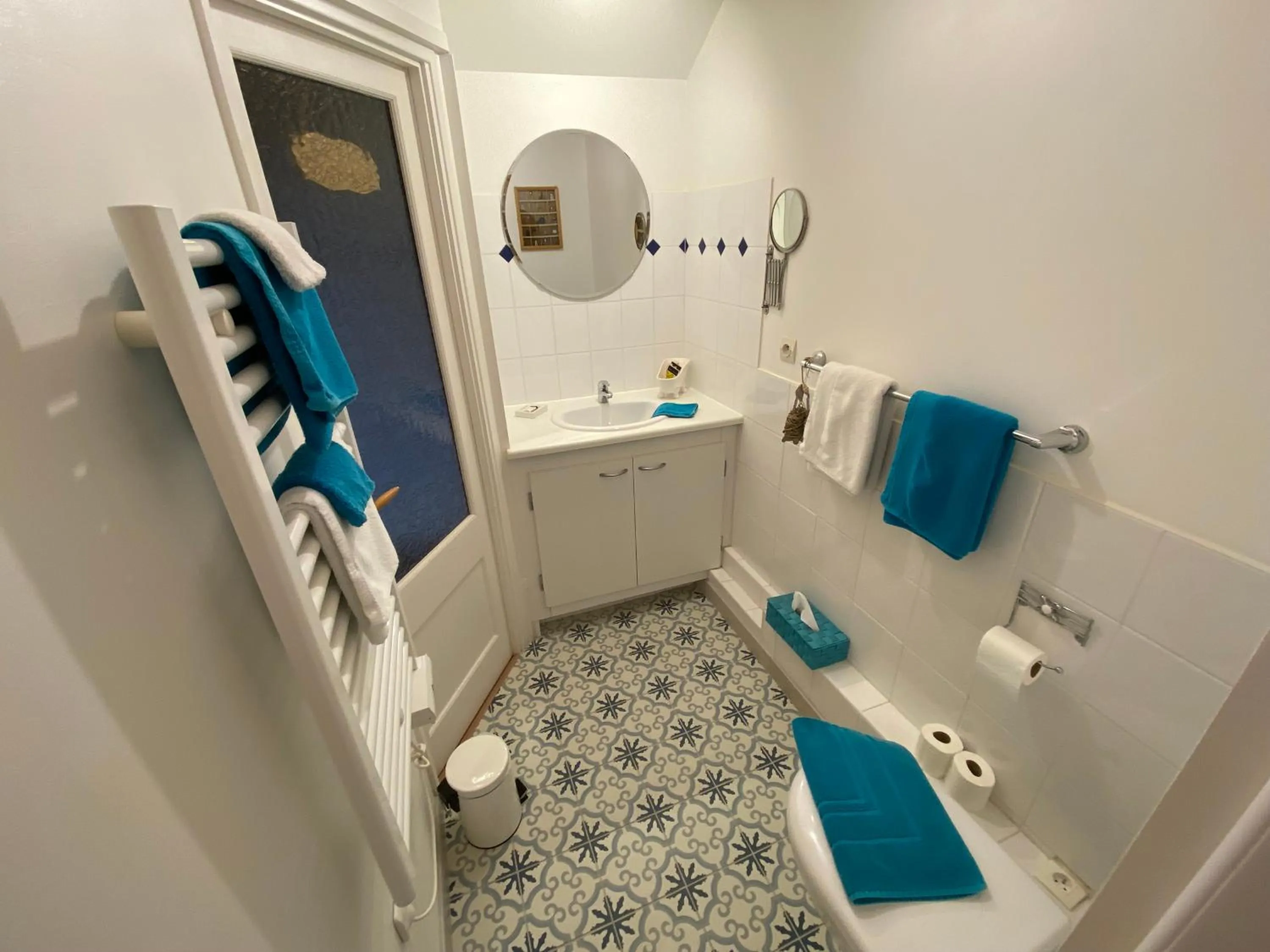 Bathroom in Aux 4 Cornes - Chambre d'hôtes