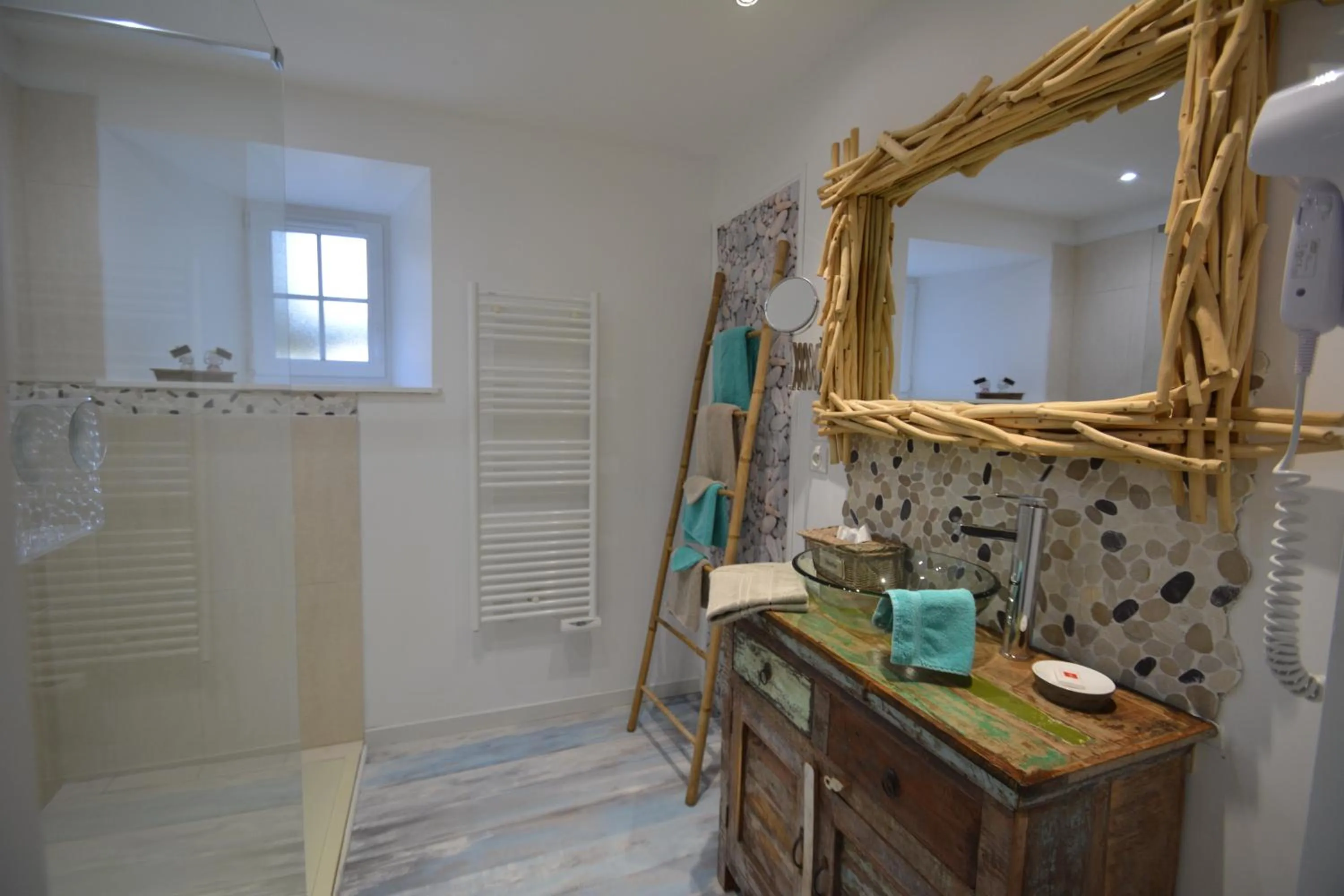 Shower in Aux 4 Cornes - Chambre d'hôtes