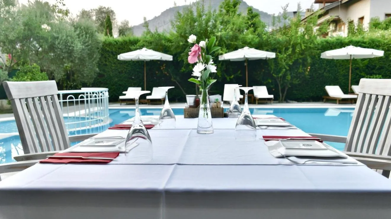 Restaurant/places to eat in Renka Hotel & Spa