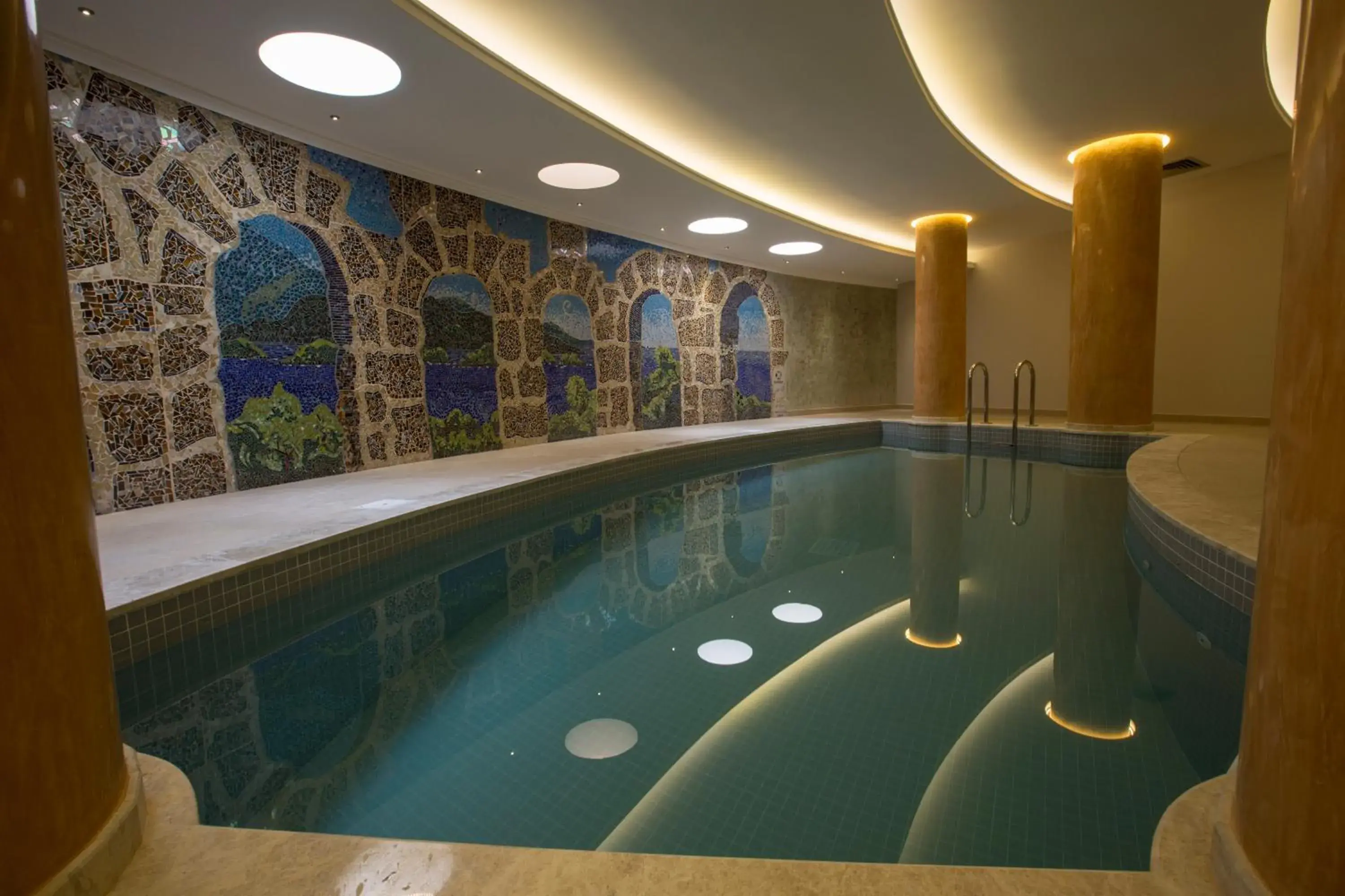 Swimming pool in Renka Hotel & Spa Swimming pool in Renka Hotel & Spa