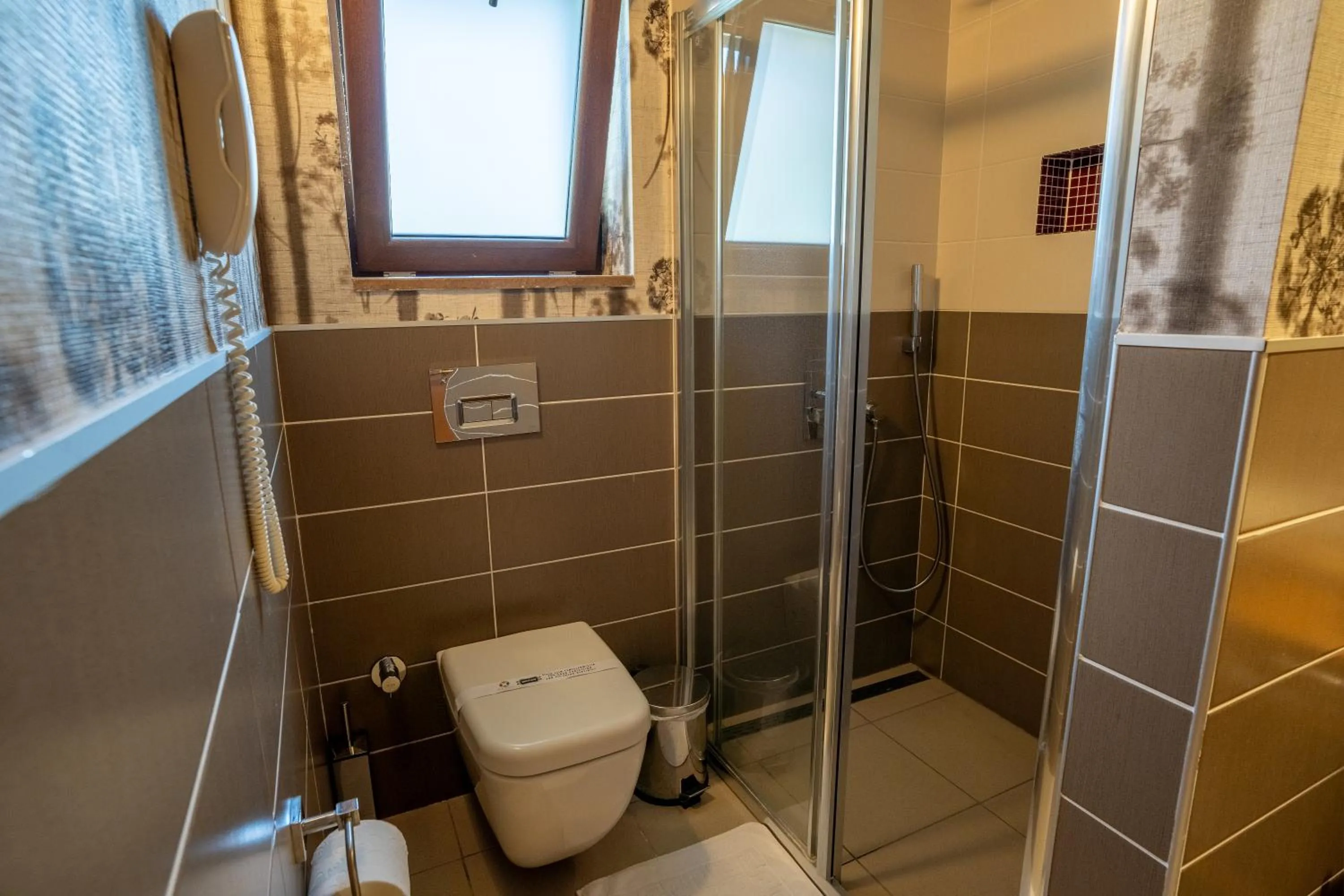 Shower in Renka Hotel & Spa