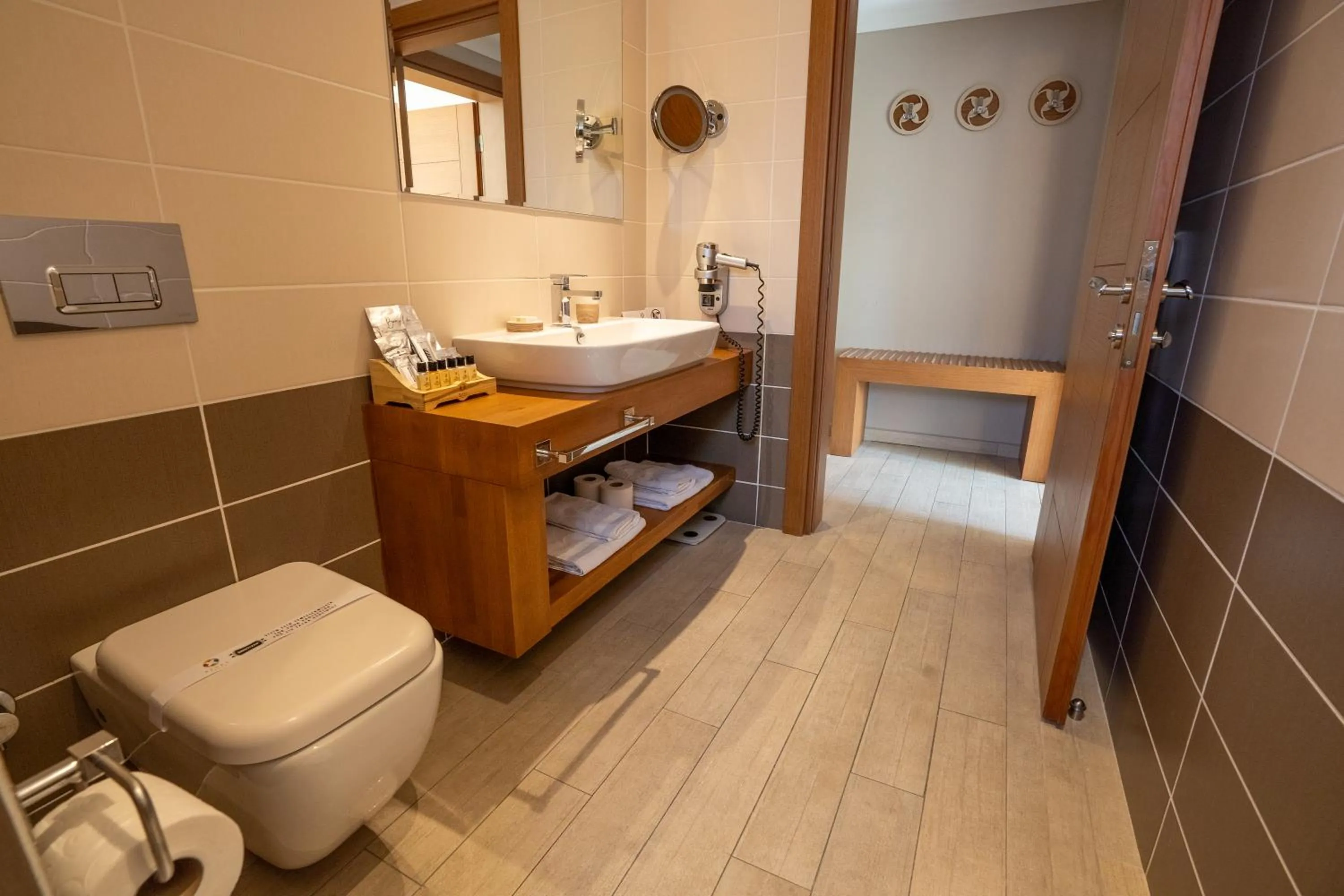 Shower in Renka Hotel & Spa