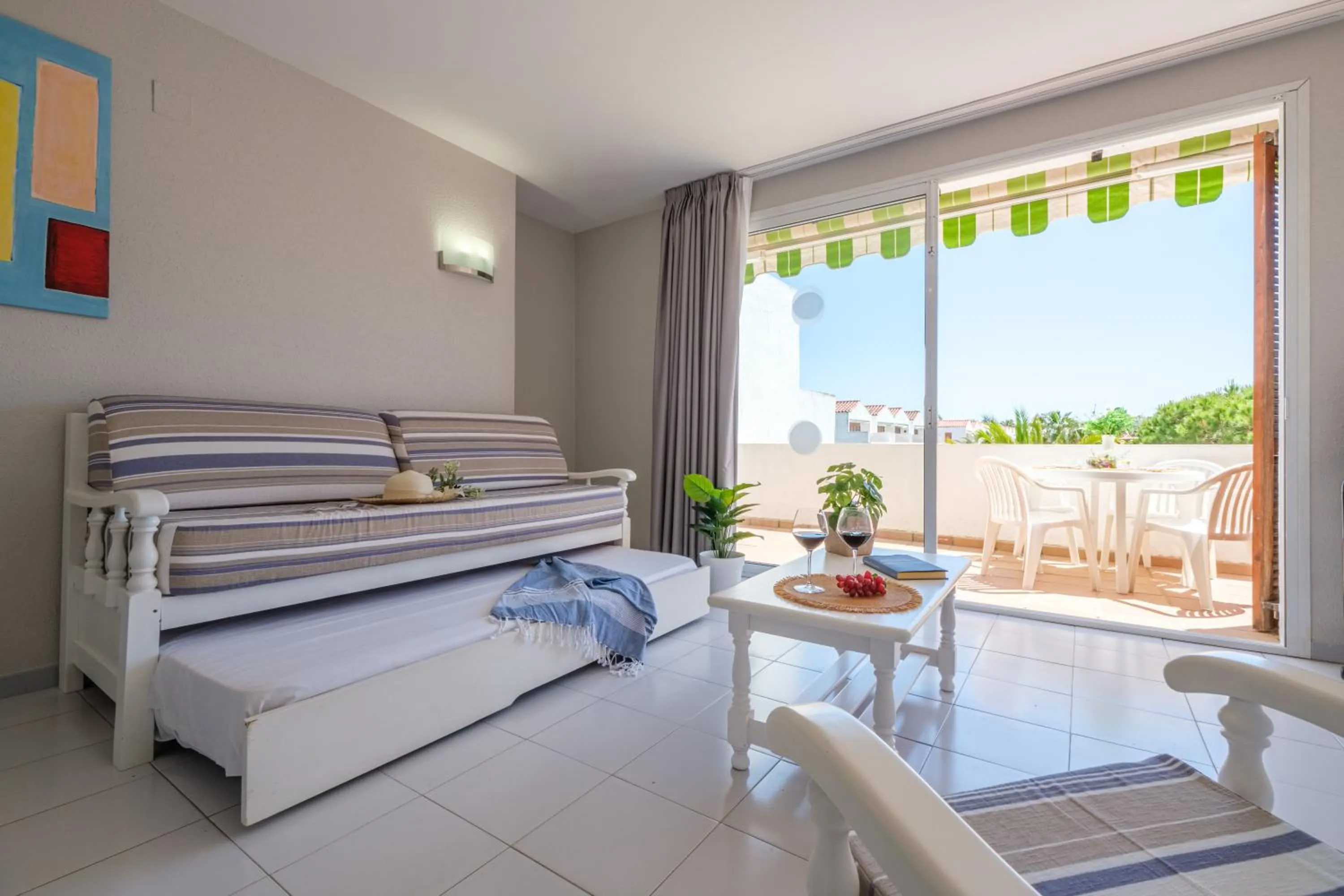 Living room, Bed in Apartamentos Estival Park