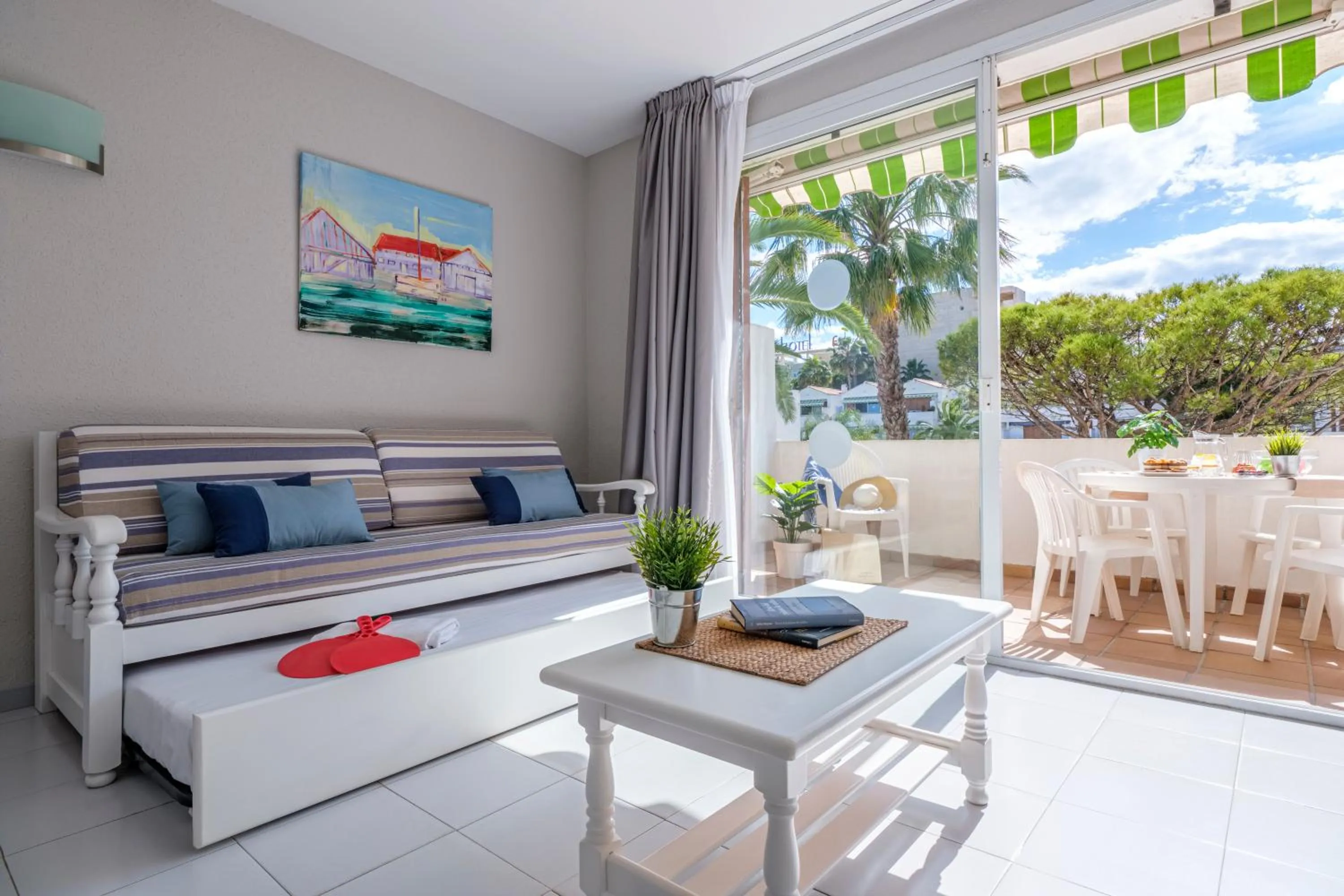 Balcony/Terrace, Bed in Apartamentos Estival Park